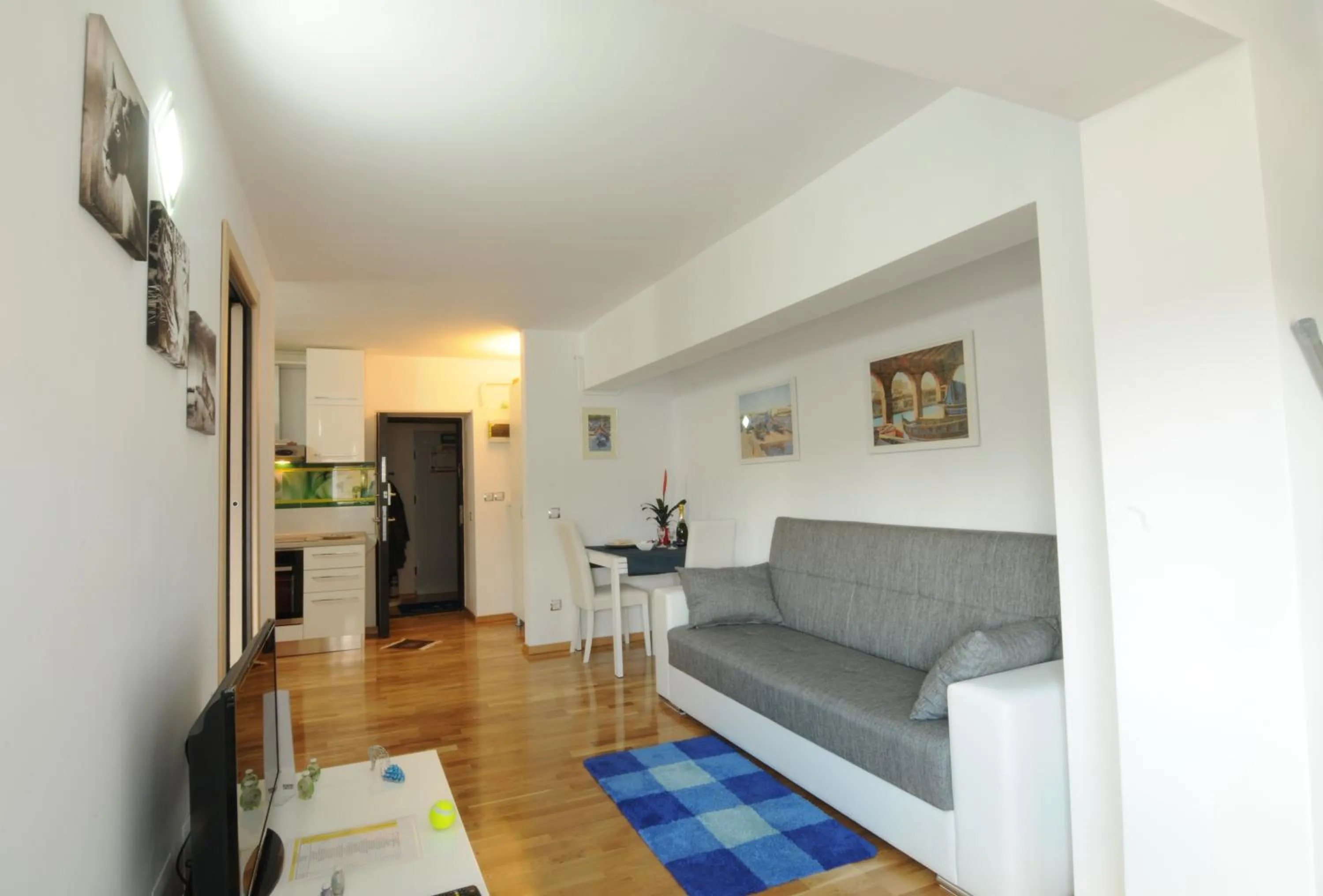 Photo of the whole room in White Dream Suites