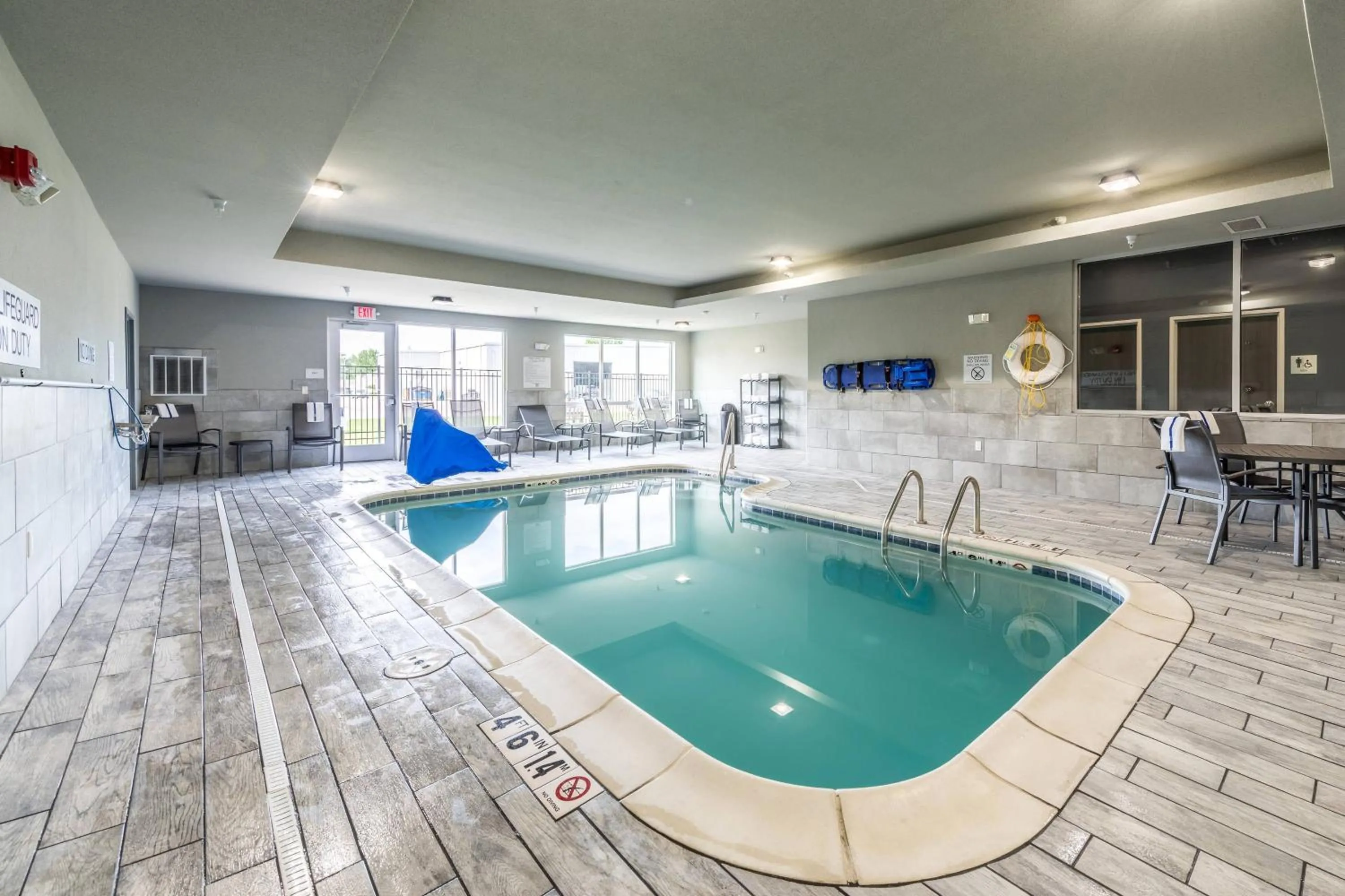 Swimming pool in Fairfield Inn & Suites by Marriott St. Joseph Stevensville