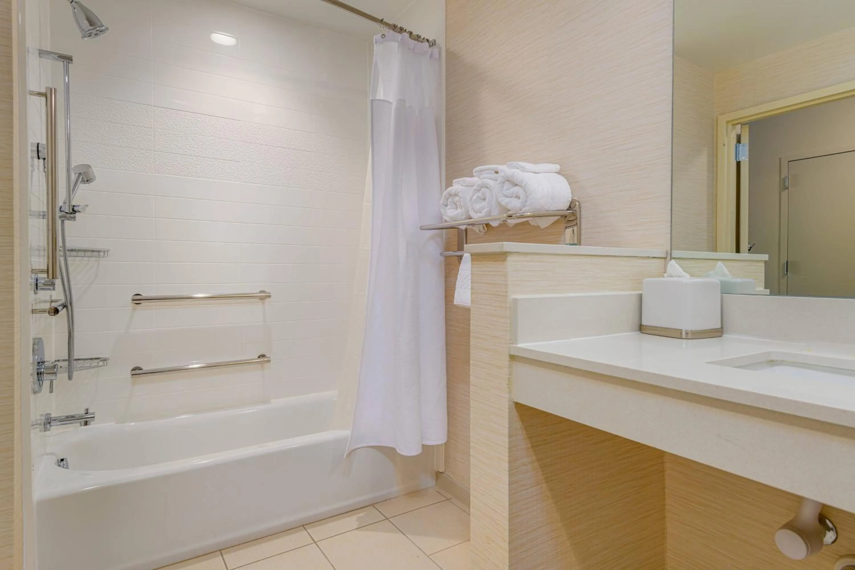 Bathroom in Fairfield Inn & Suites by Marriott Raleigh Cary