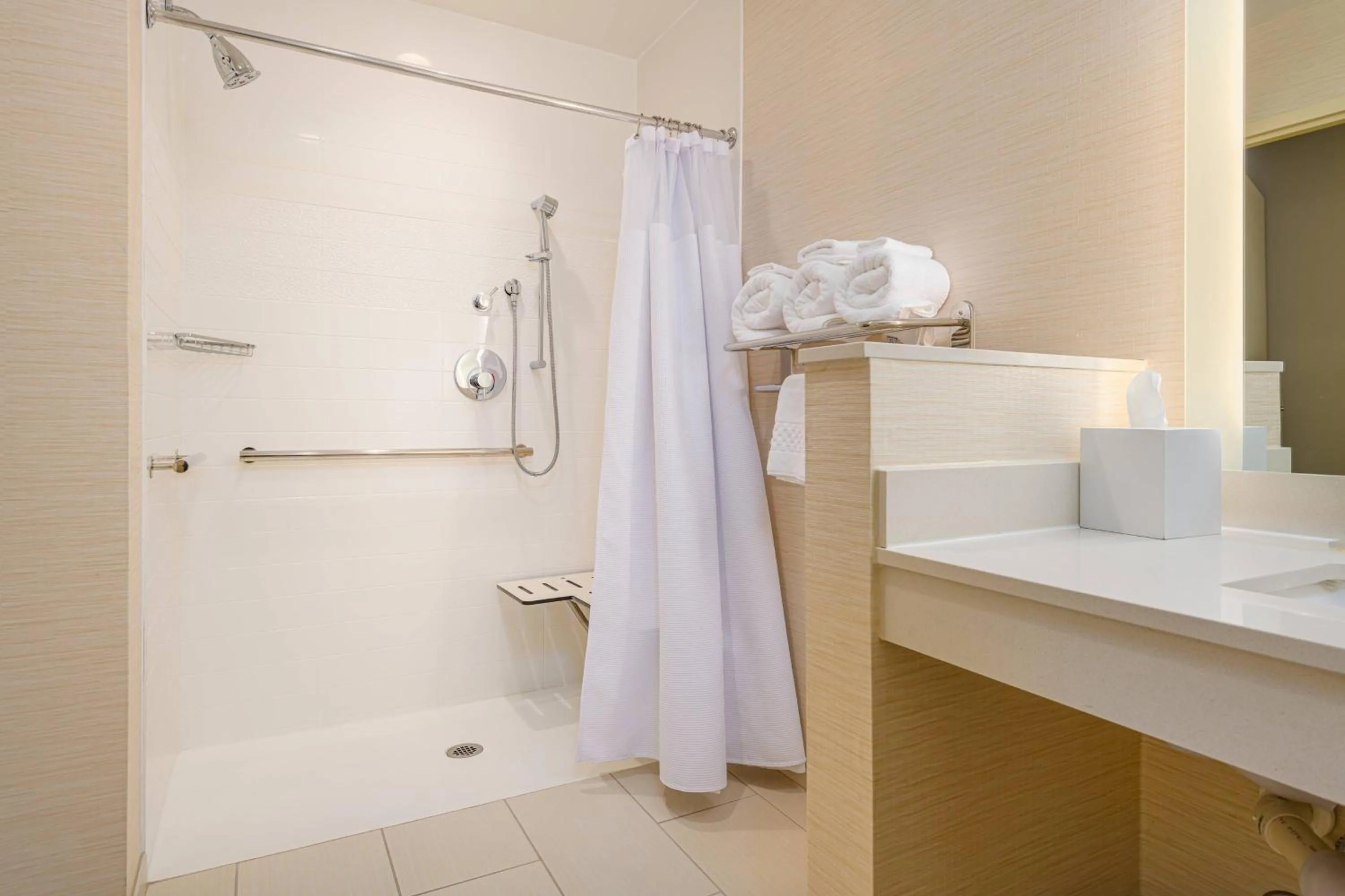 Bathroom in Fairfield Inn & Suites by Marriott Raleigh Cary