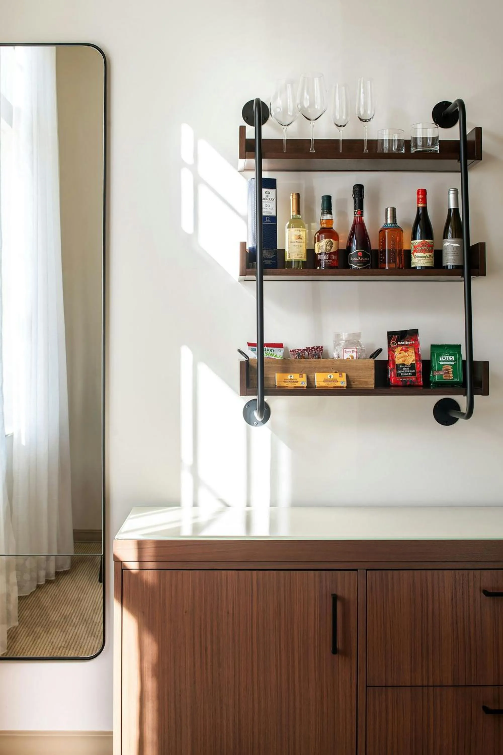 Lounge or bar in Fenway Hotel, Autograph Collection