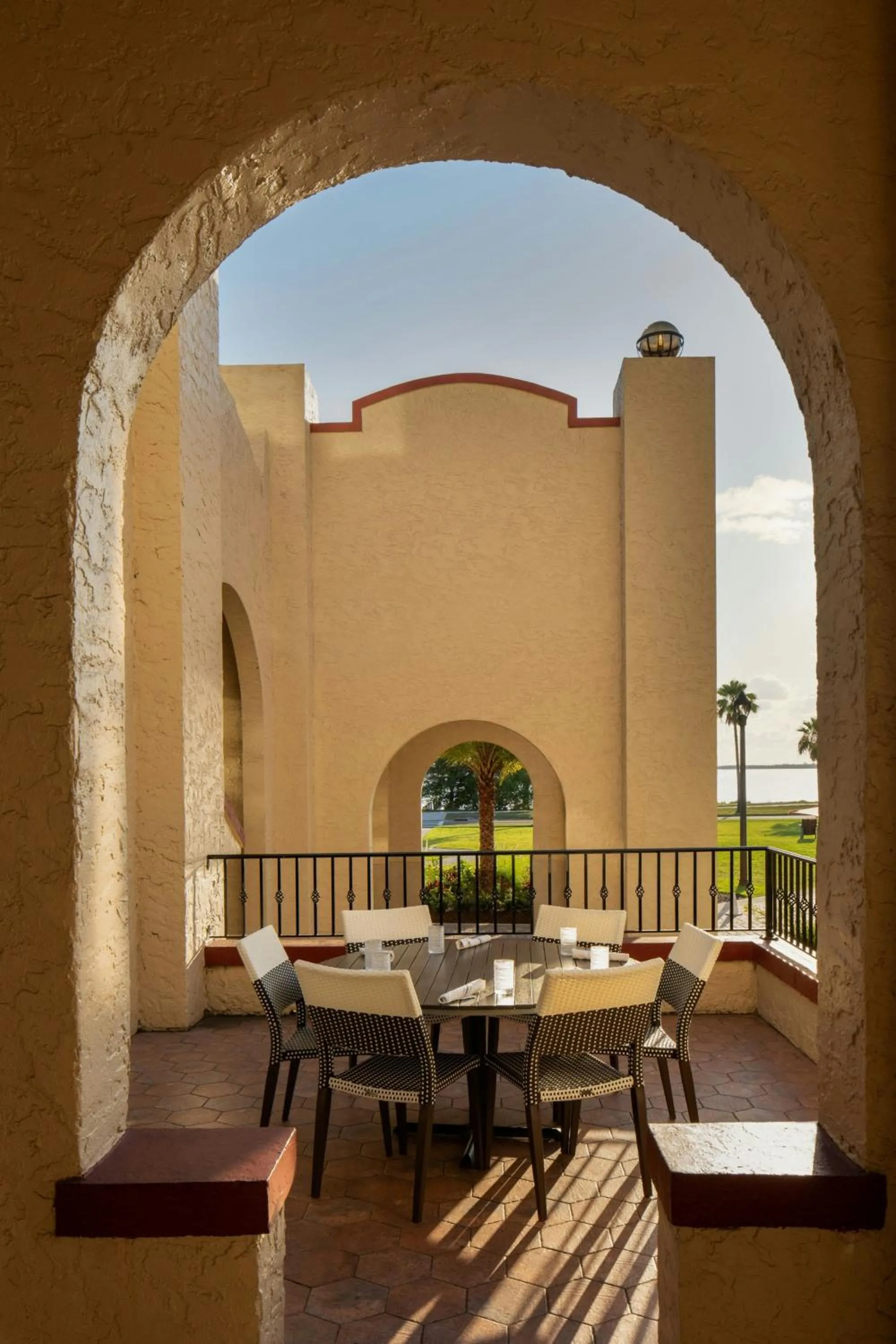 Restaurant/places to eat in Fenway Hotel, Autograph Collection