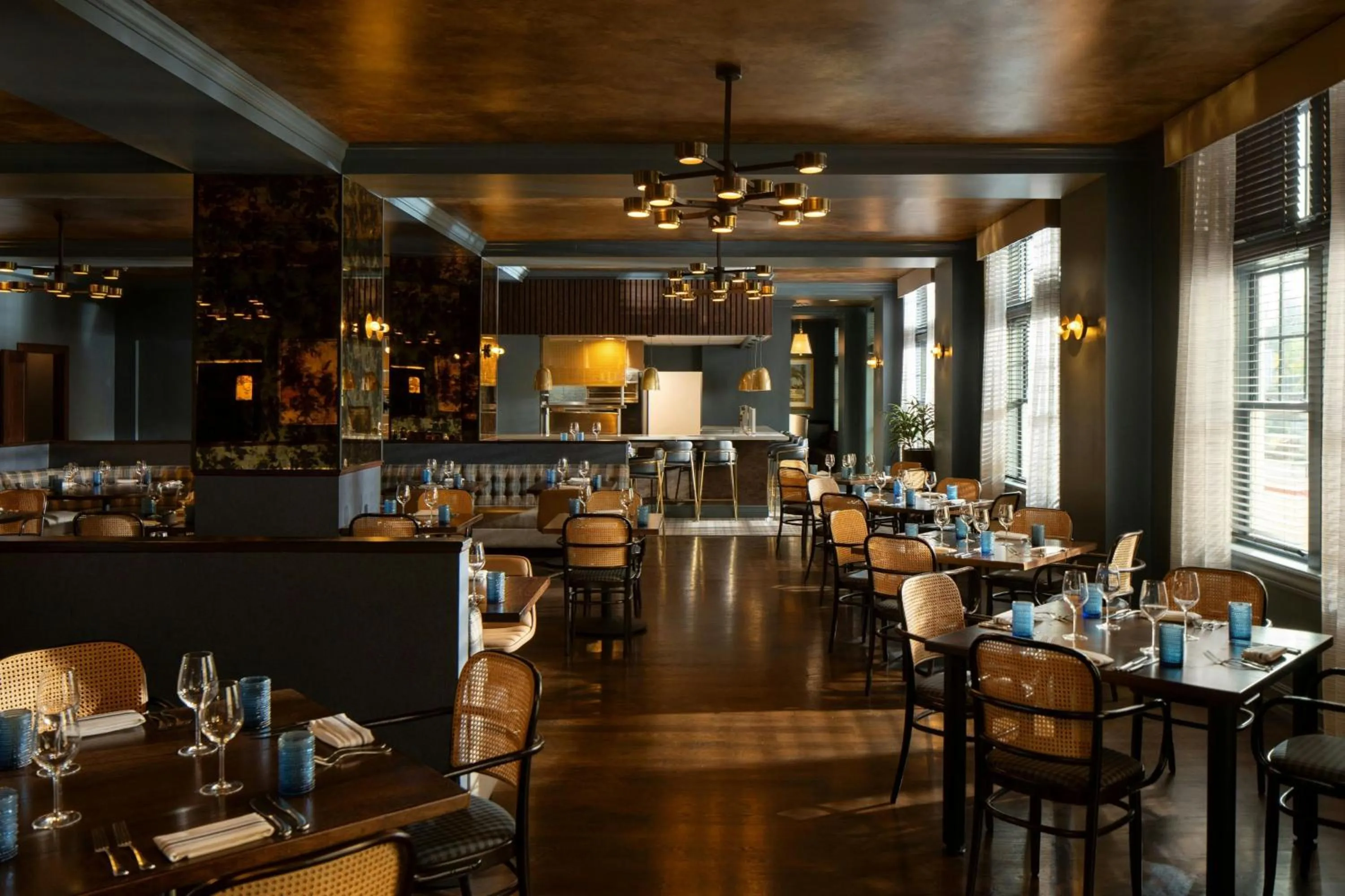 Restaurant/places to eat in Fenway Hotel, Autograph Collection