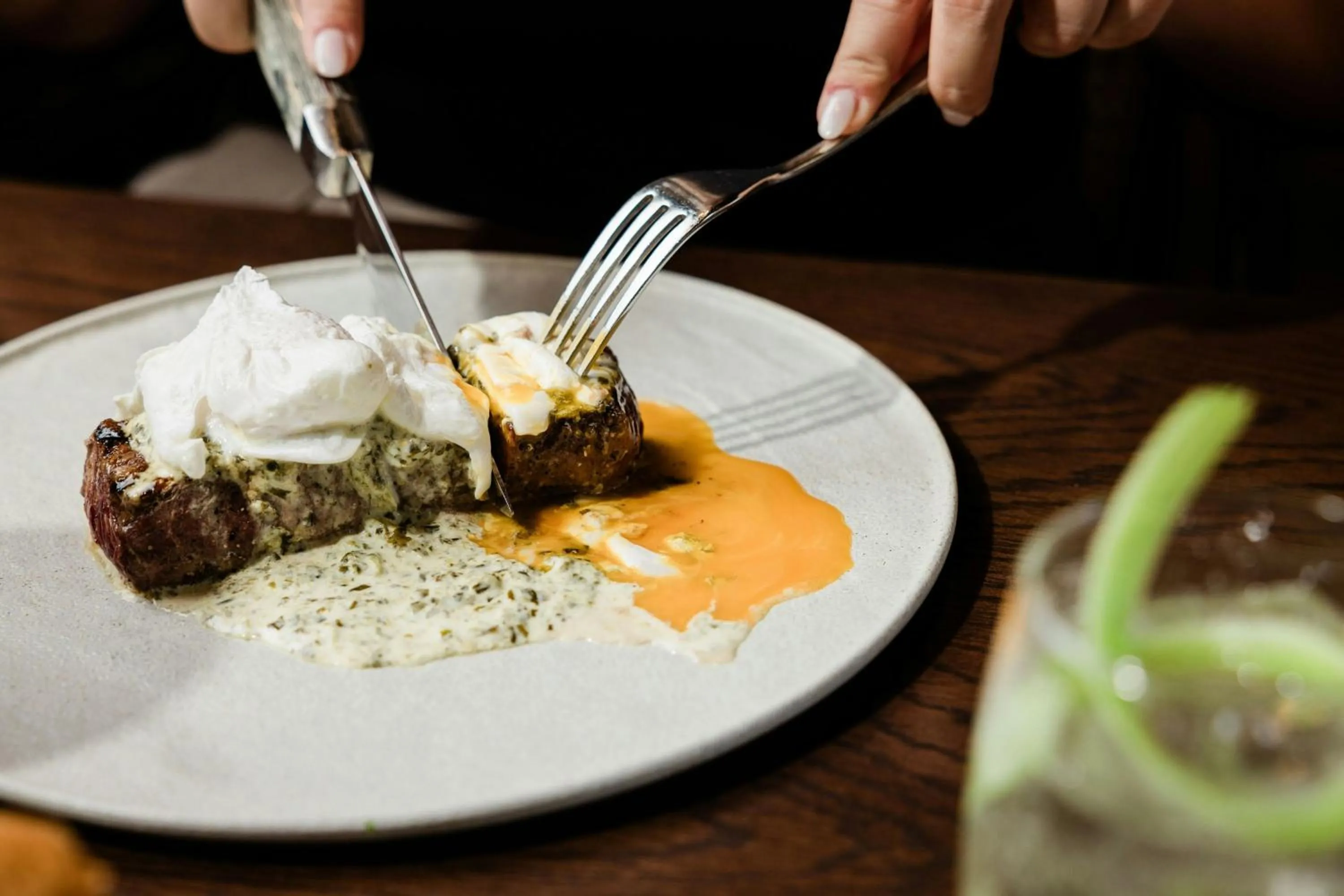 Restaurant/places to eat in Fenway Hotel, Autograph Collection