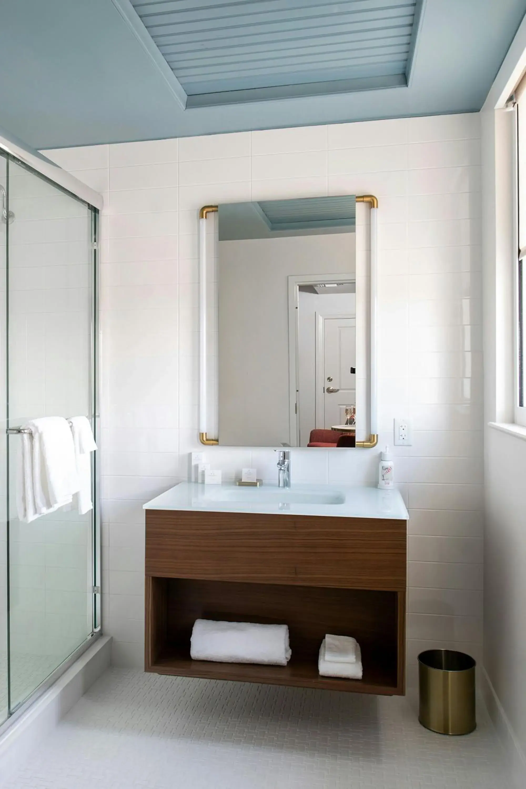 Bathroom, Bed in Fenway Hotel, Autograph Collection Bathroom, Bed in Fenway Hotel, Autograph Collection