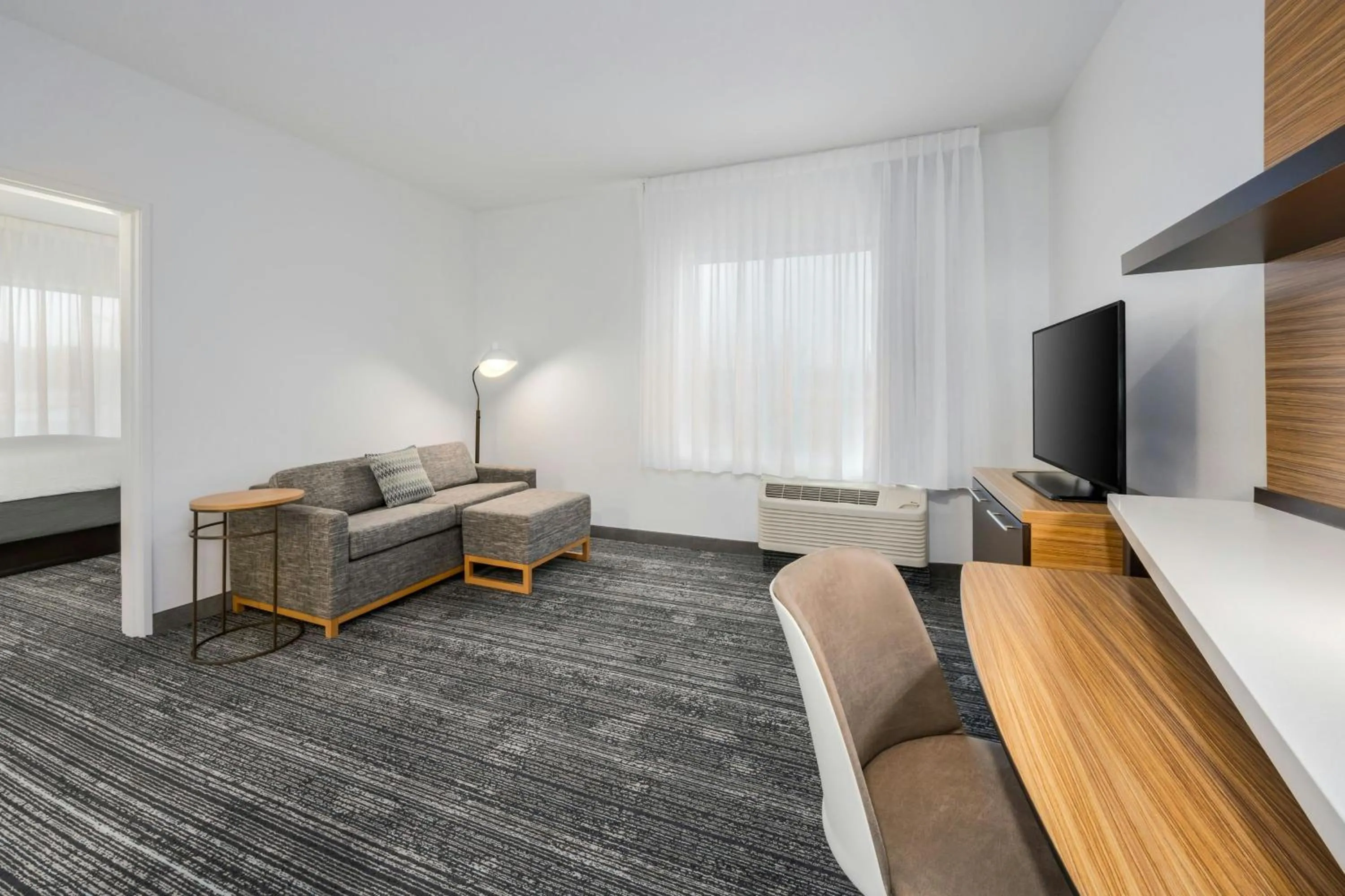 Bedroom, Bed in TownePlace Suites Dothan