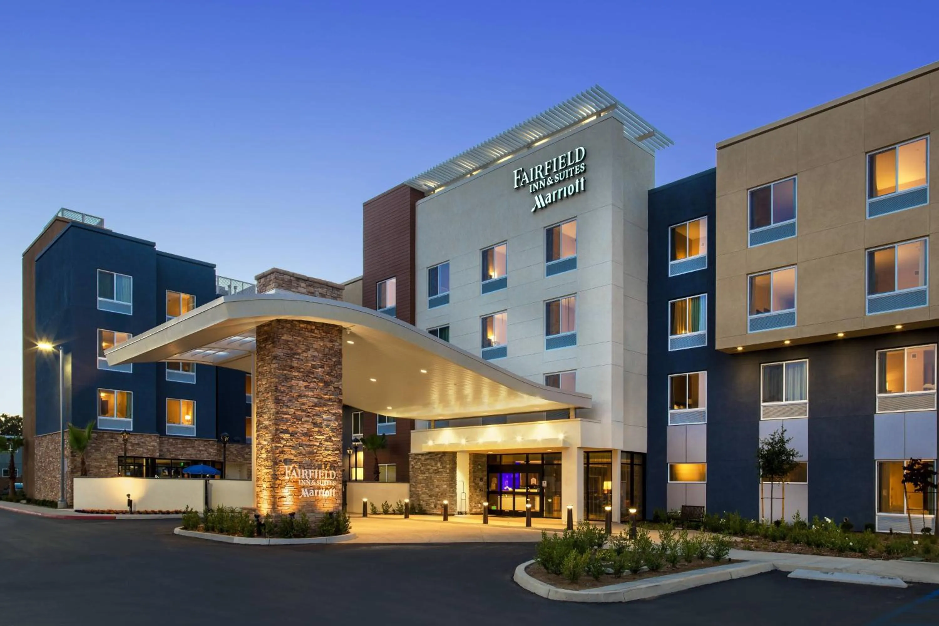 Property building in Fairfield Inn & Suites by Marriott San Diego North/San Marcos