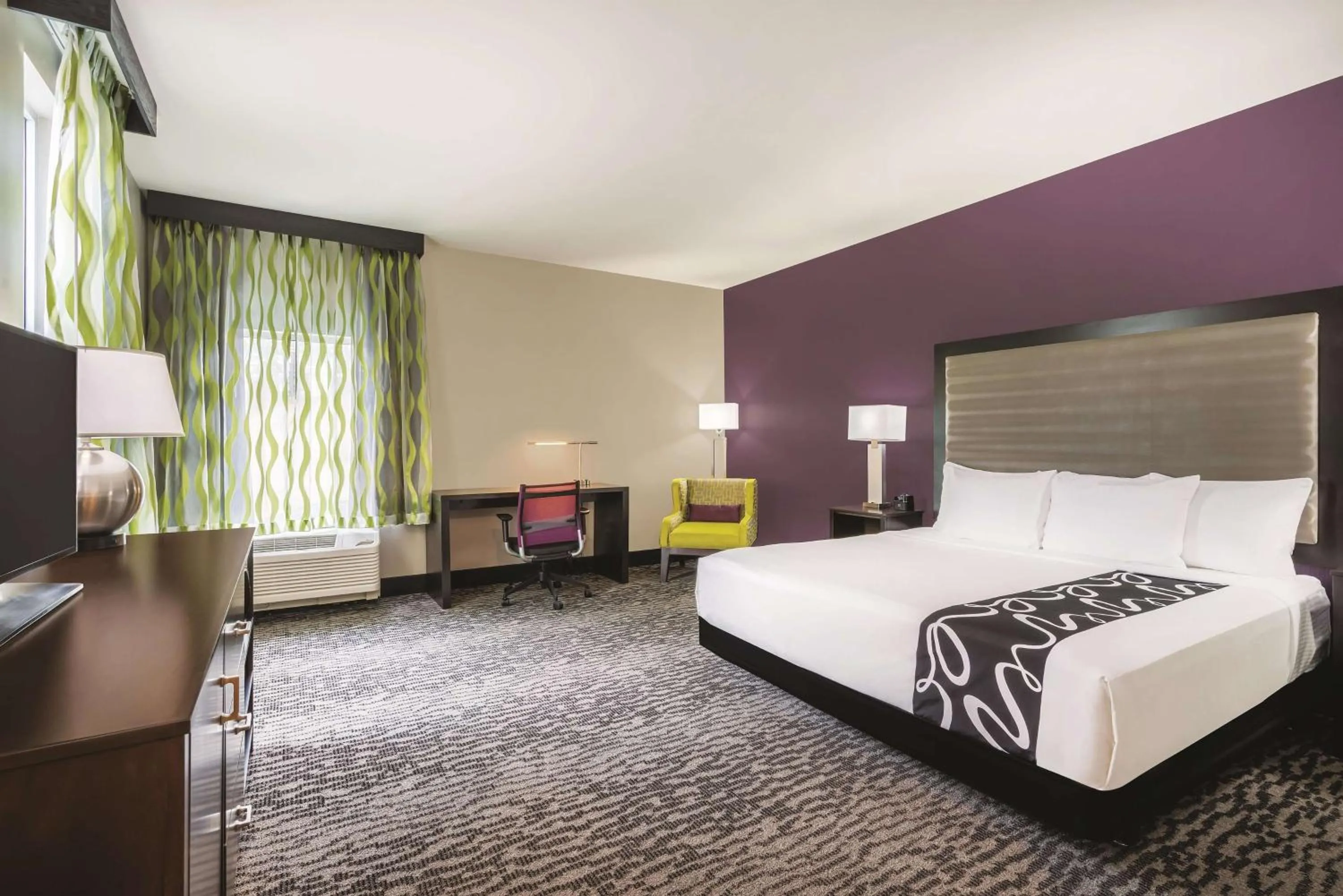 Photo of the whole room, Bed in La Quinta Inn & Suites by Wyndham Clifton Park Saratoga Area 1749 Route 9