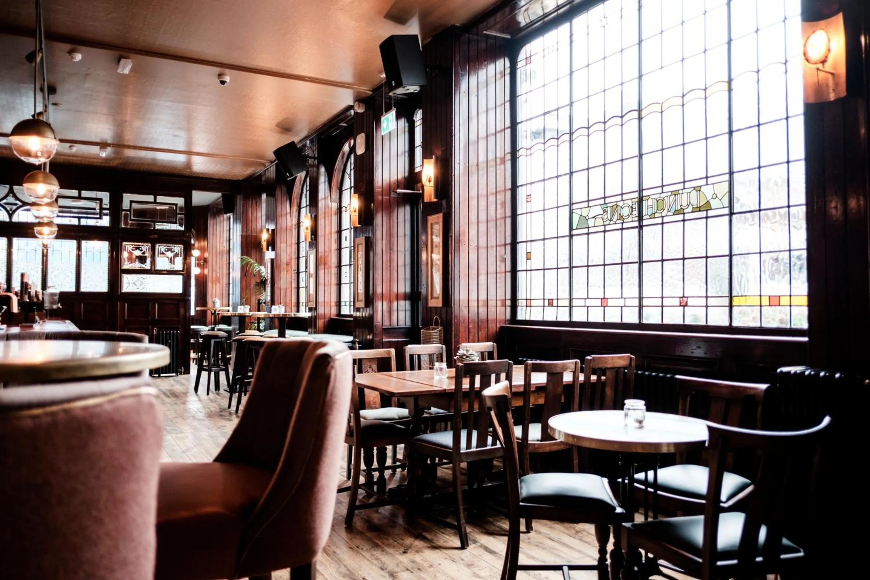 Lounge or bar in Half Moon