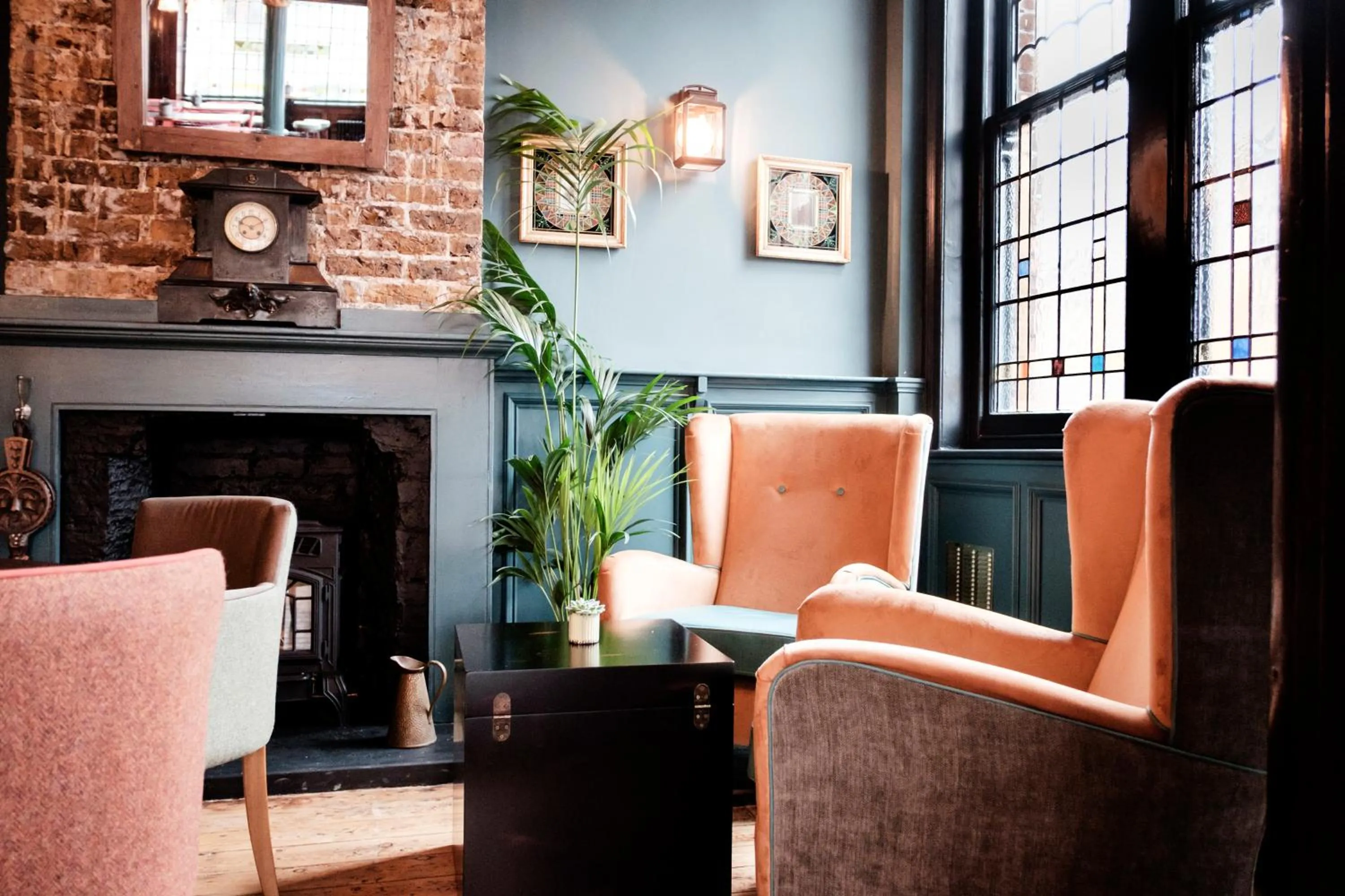 Lounge or bar in Half Moon