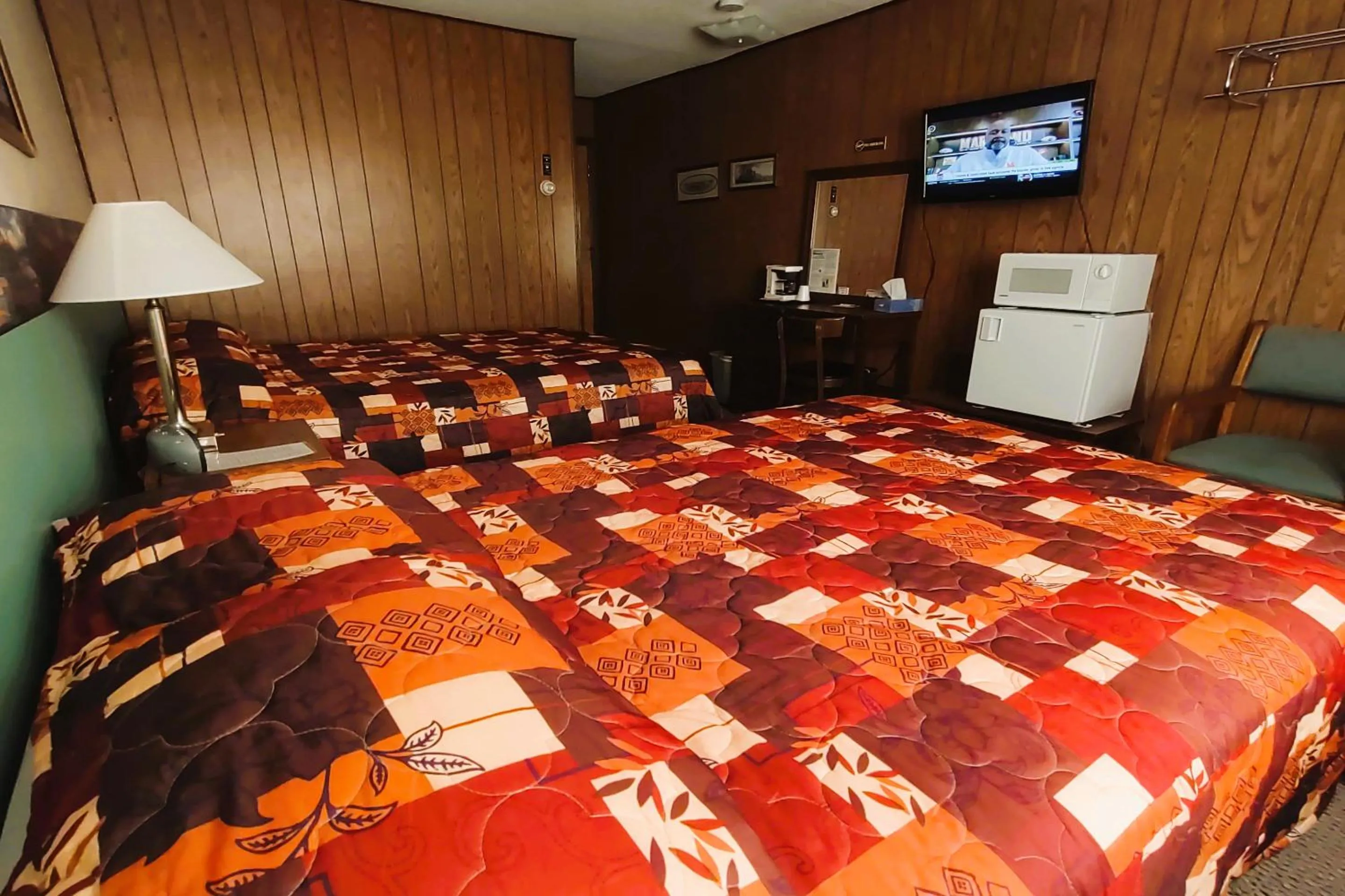 Bedroom, Bed in Love Hotels Voyageur by OYO at International Falls MN