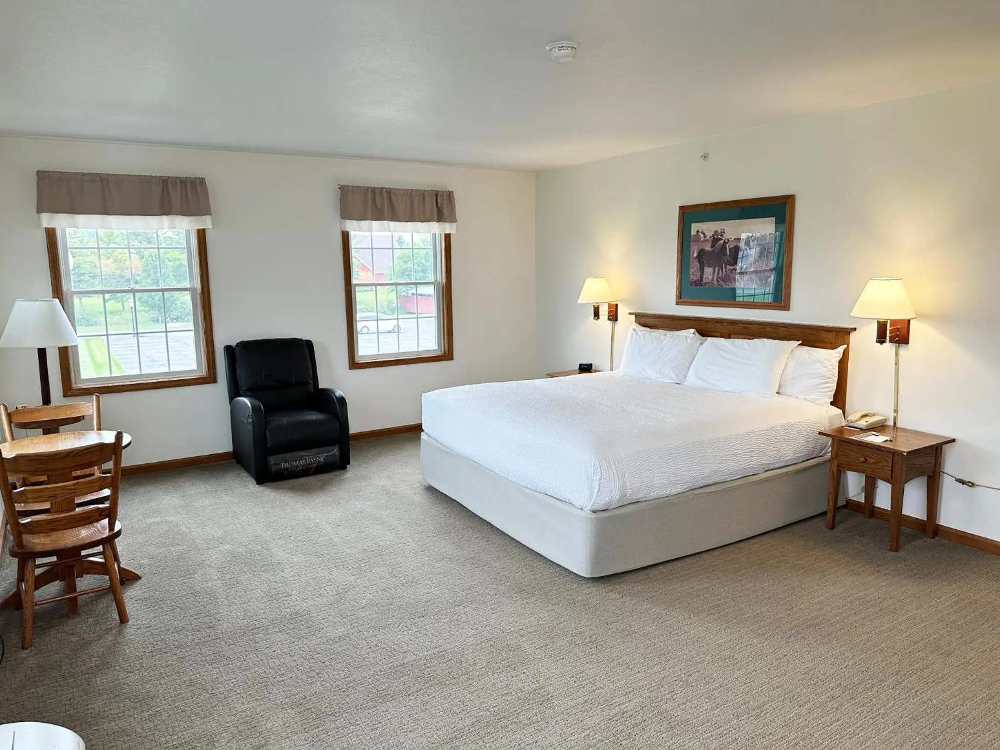 Bed in Farmstead Inn and Conference Center