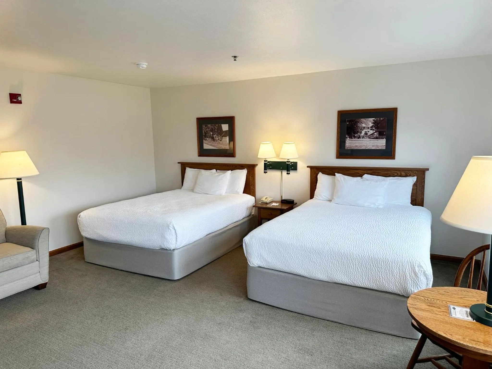 Bed in Farmstead Inn and Conference Center