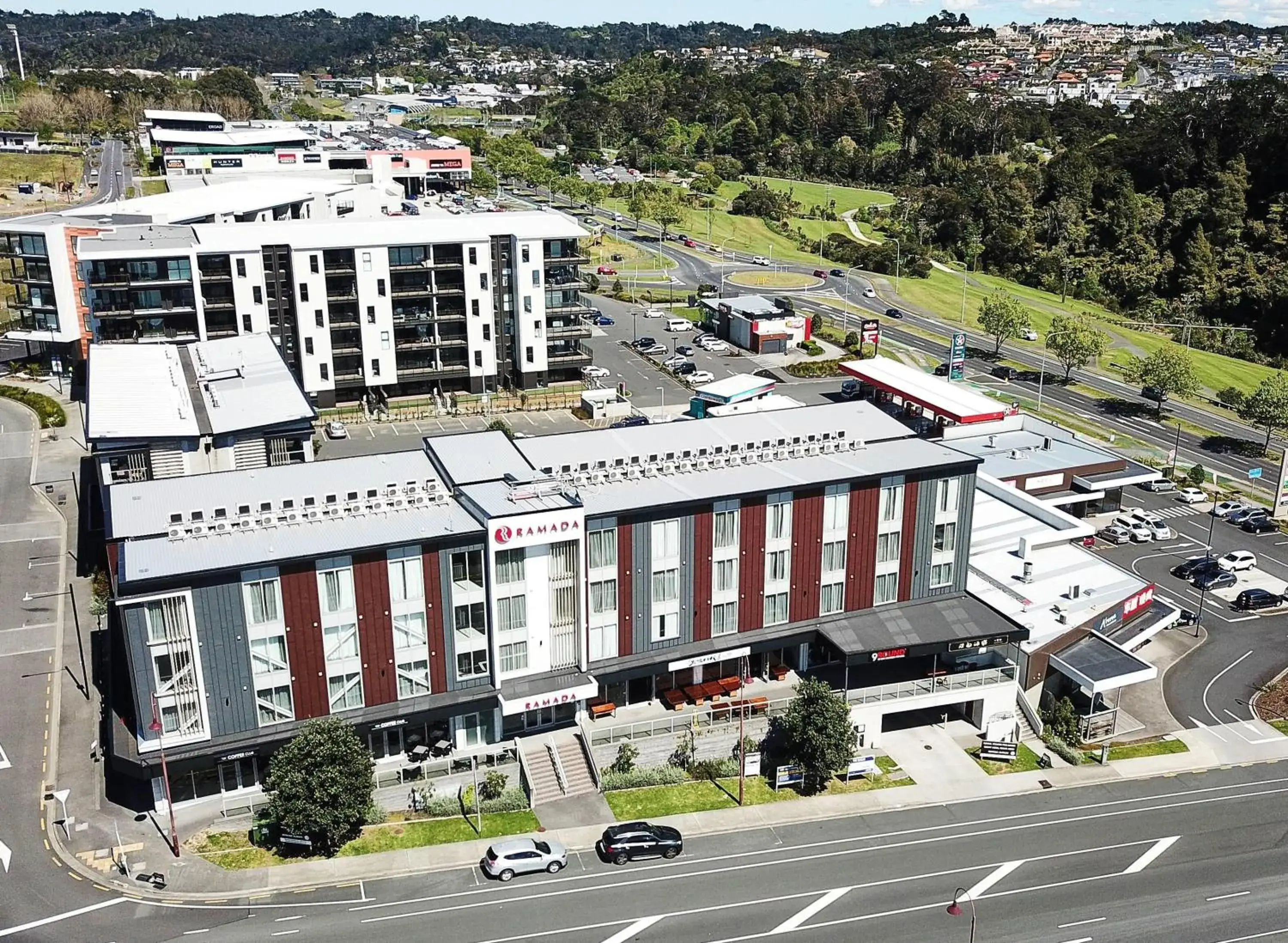 Property building in Ramada Suites by Wyndham Albany Property building in Ramada Suites by Wyndham Albany