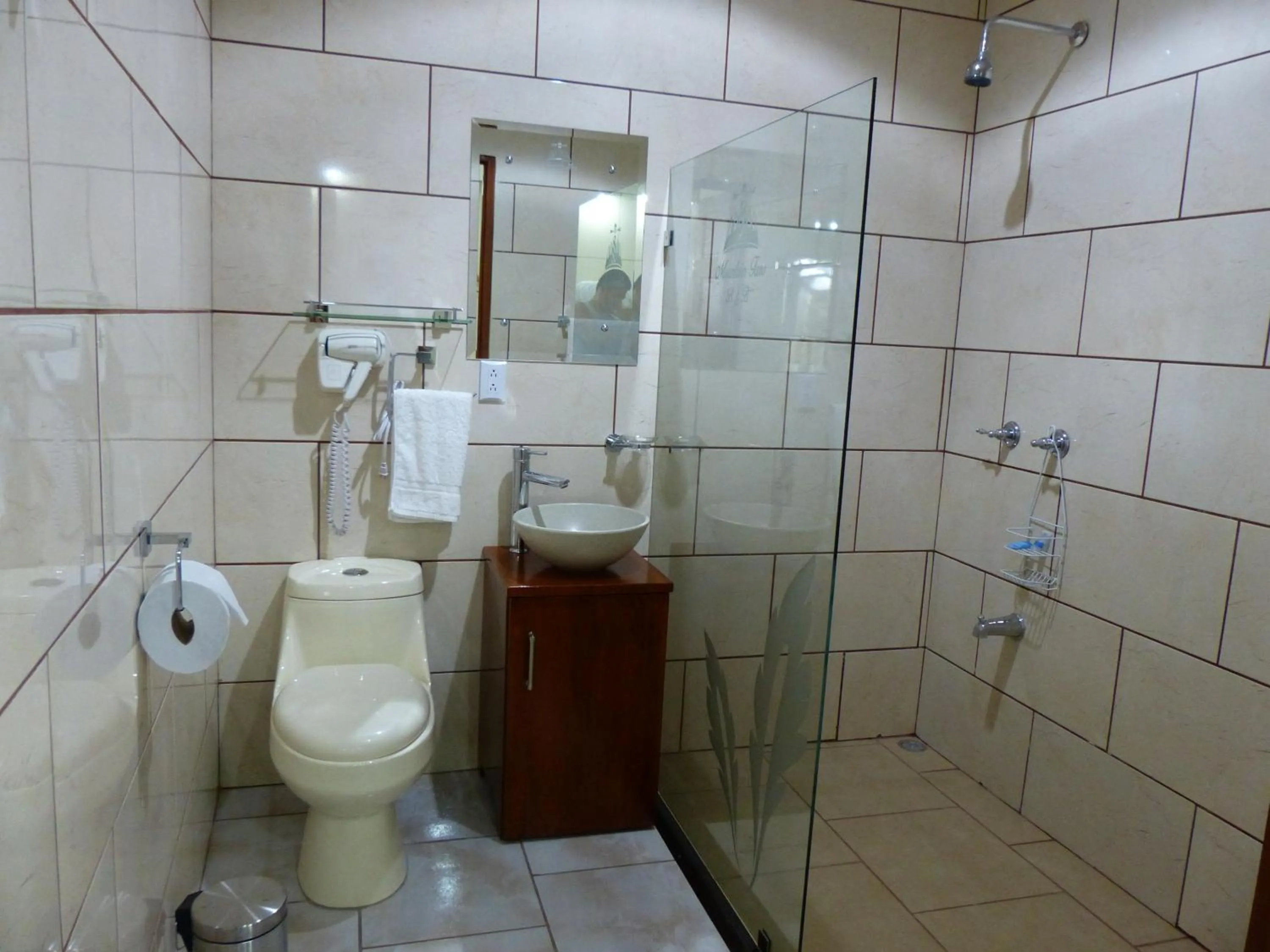 Shower in Mountain Faro Hotel