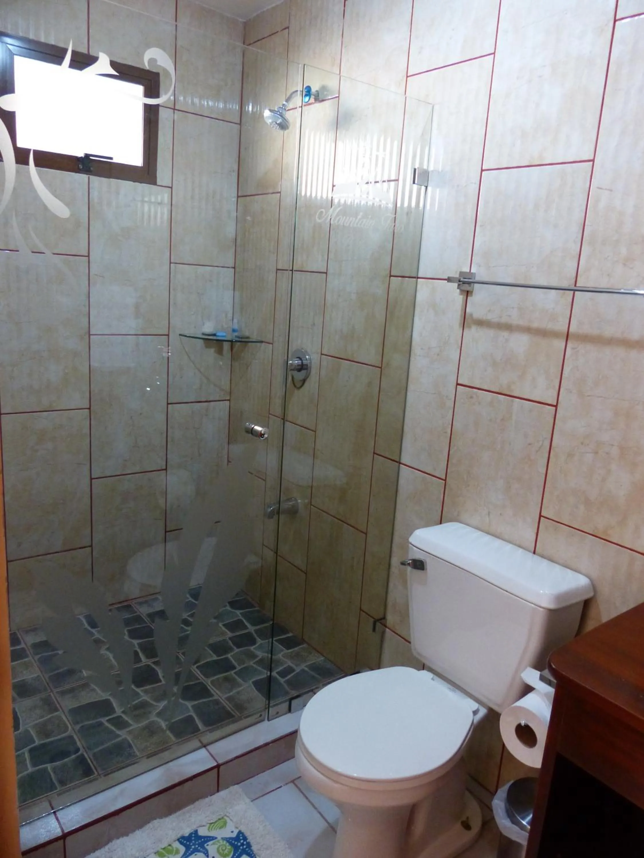 Shower in Mountain Faro Hotel