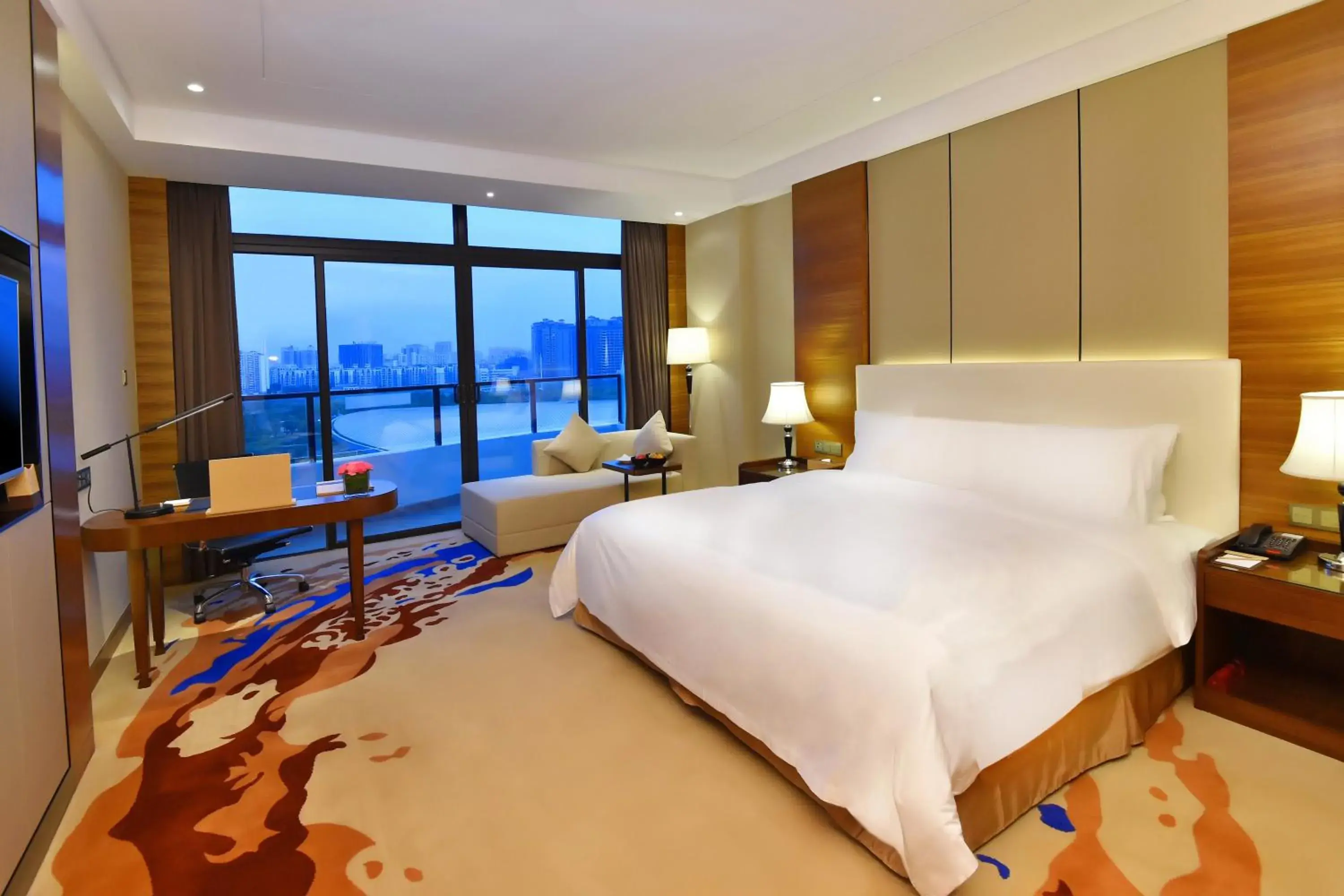 Photo of the whole room, Bed in Grand Skylight International Hotel Huizhou Photo of the whole room, Bed in Grand Skylight International Hotel Huizhou