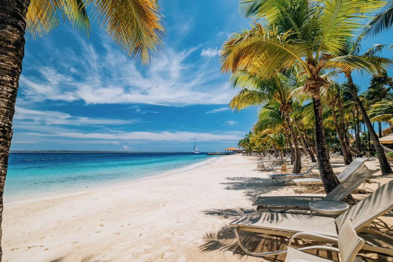 Beach in Harbour Village Beach Club