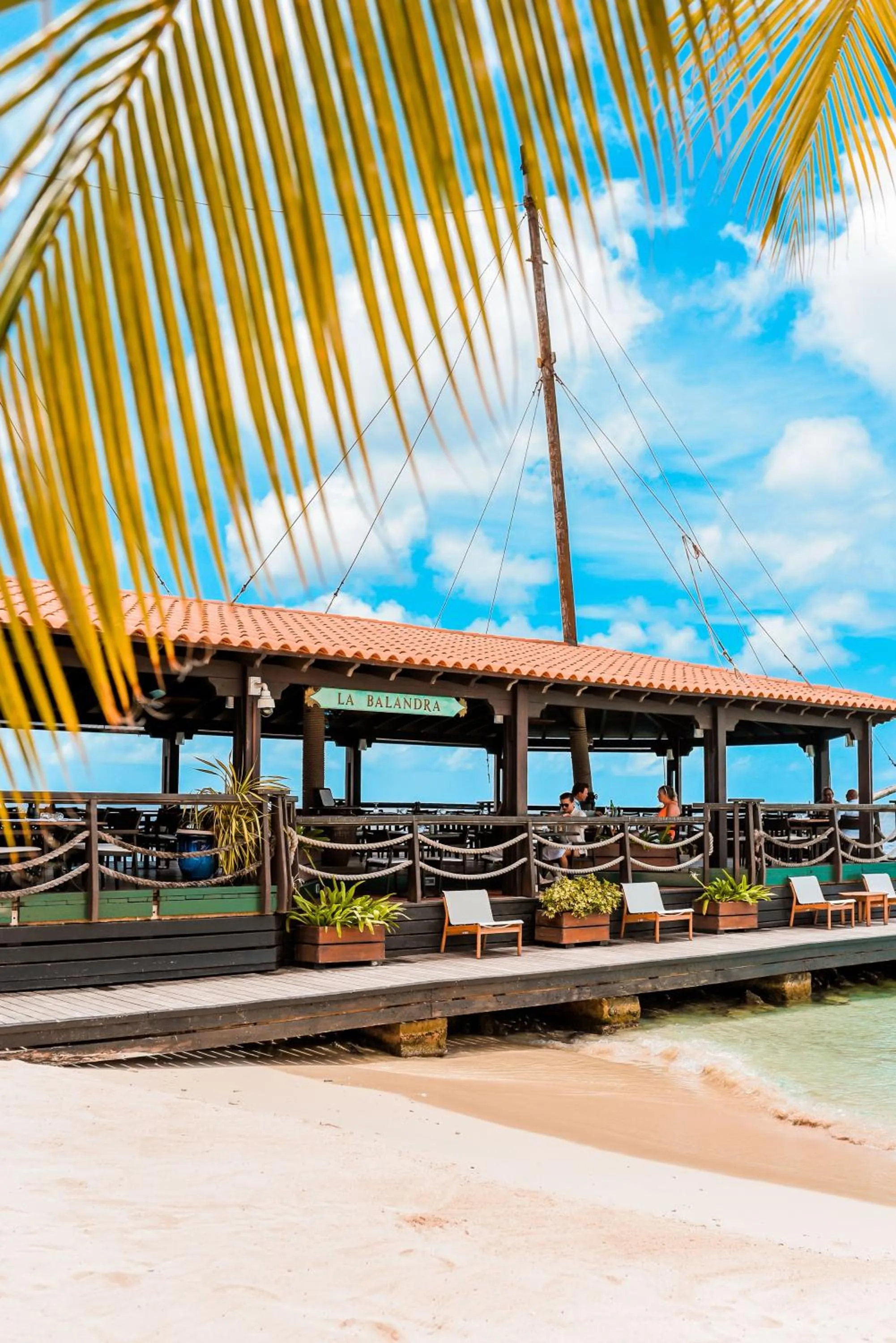 Restaurant/places to eat in Harbour Village Beach Club