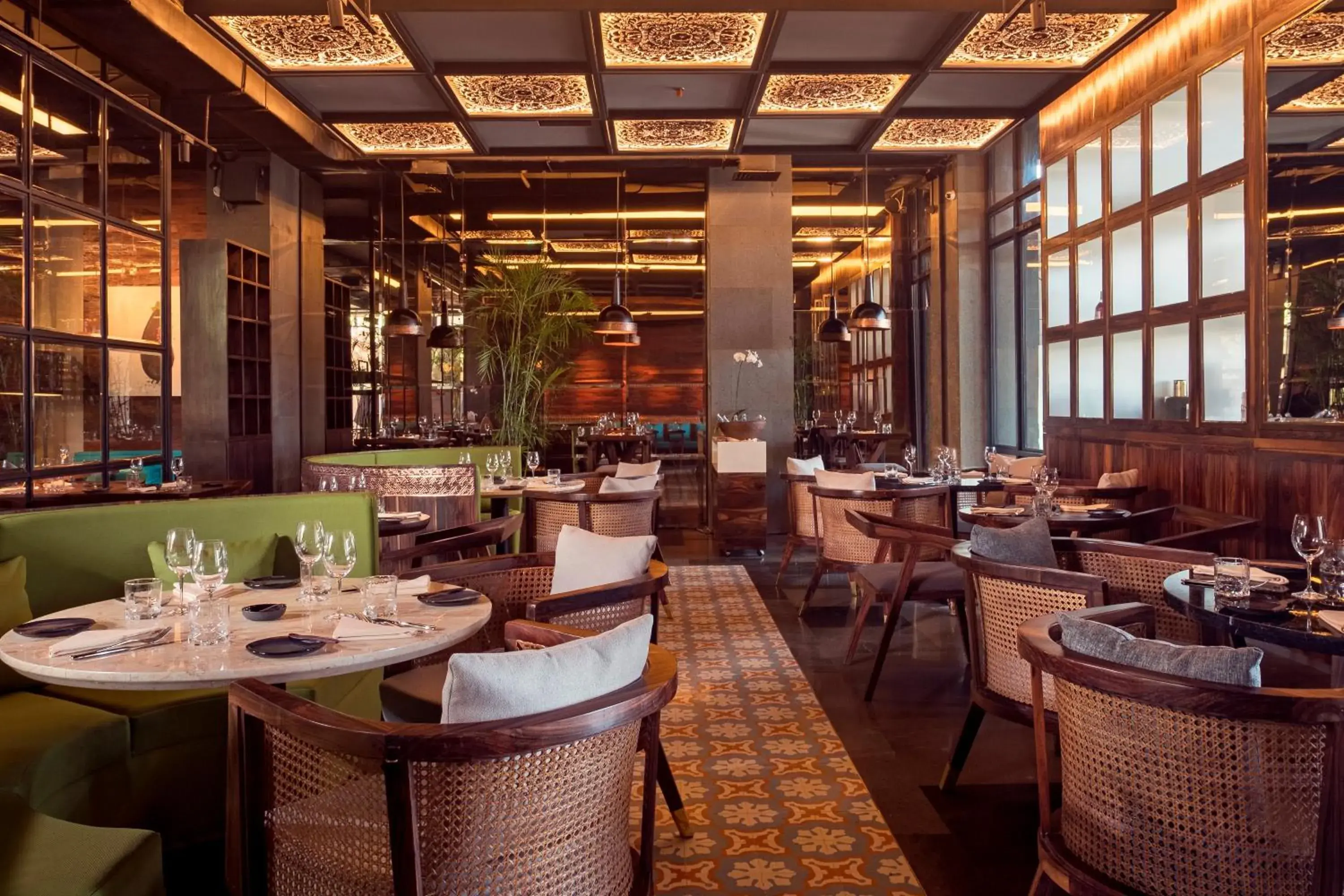 Restaurant/places to eat in Jambuluwuk Oceano Seminyak Hotel Restaurant/places to eat in Jambuluwuk Oceano Seminyak Hotel