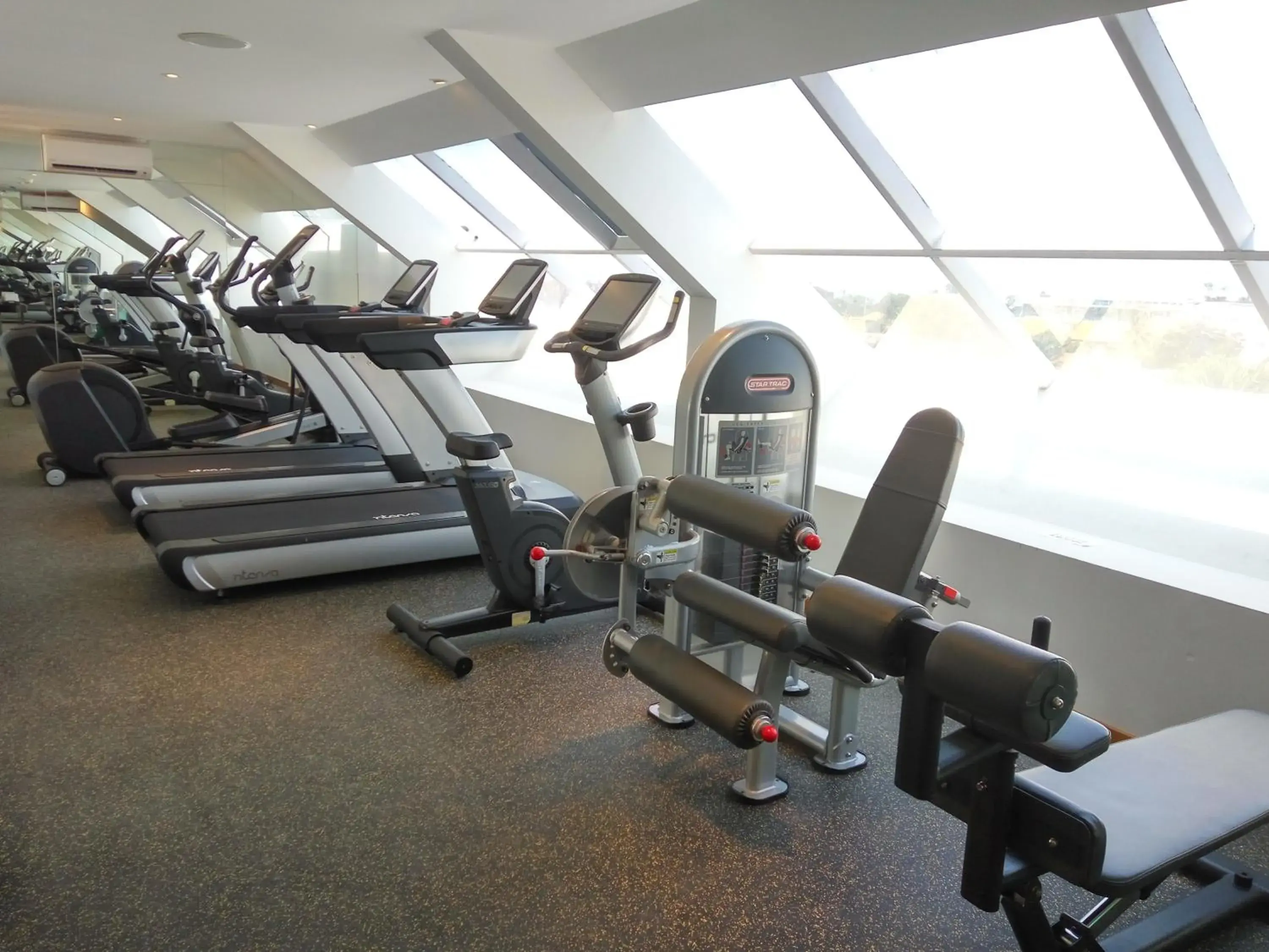 Fitness centre/facilities in Jambuluwuk Oceano Seminyak Hotel Fitness centre/facilities in Jambuluwuk Oceano Seminyak Hotel