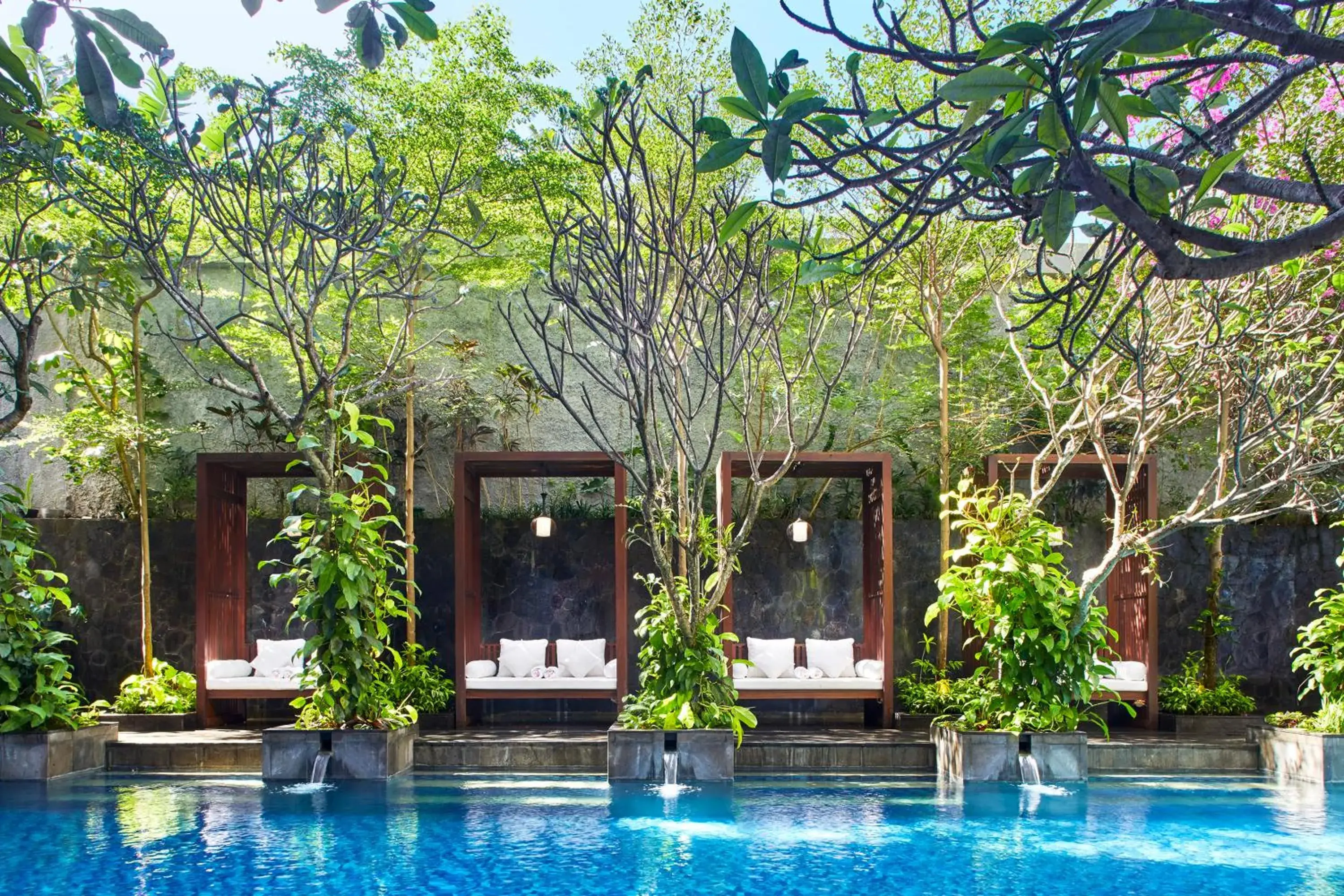 Swimming pool in Jambuluwuk Oceano Seminyak Hotel Swimming pool in Jambuluwuk Oceano Seminyak Hotel