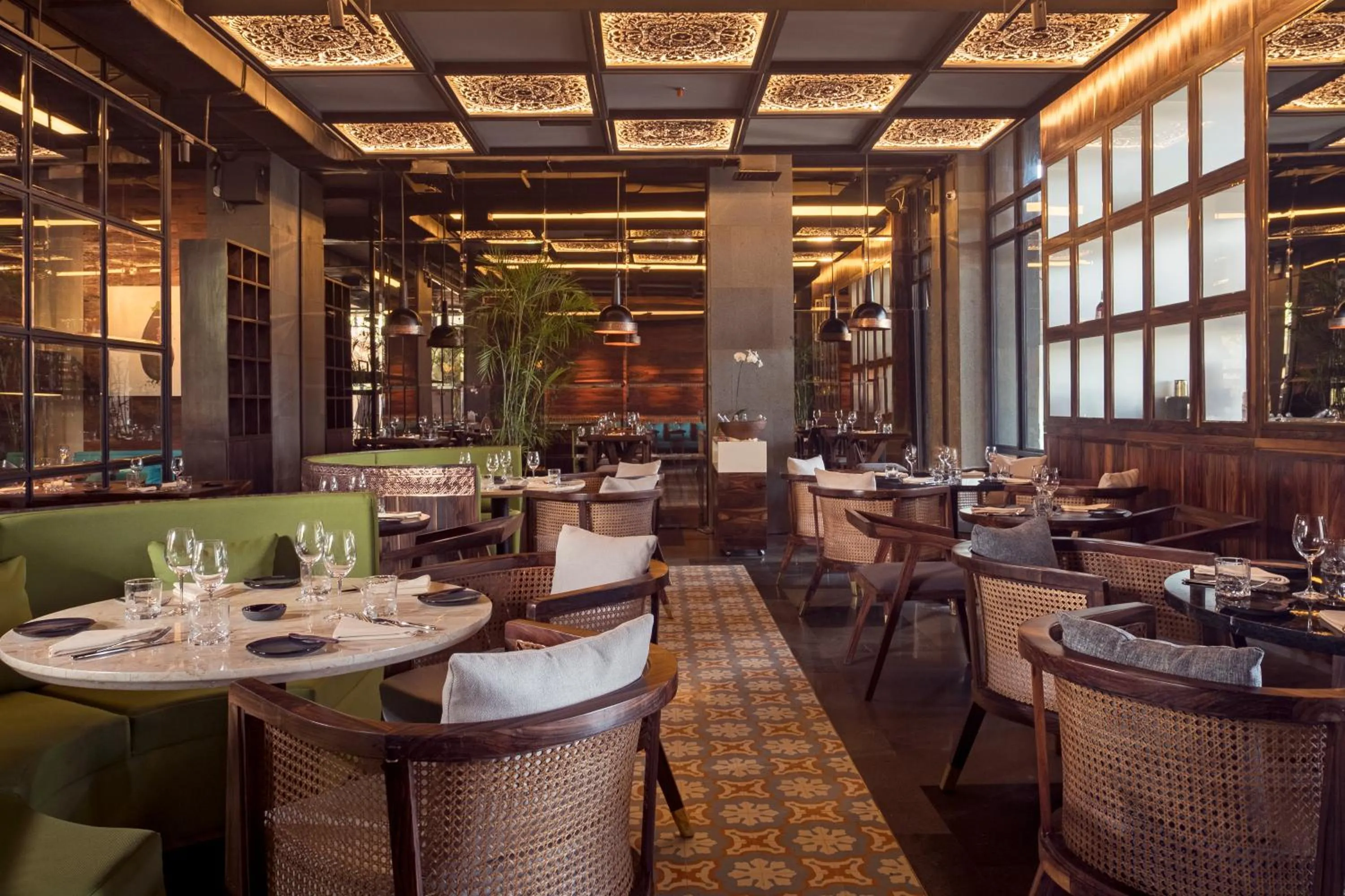 Restaurant/places to eat in Jambuluwuk Oceano Seminyak Hotel