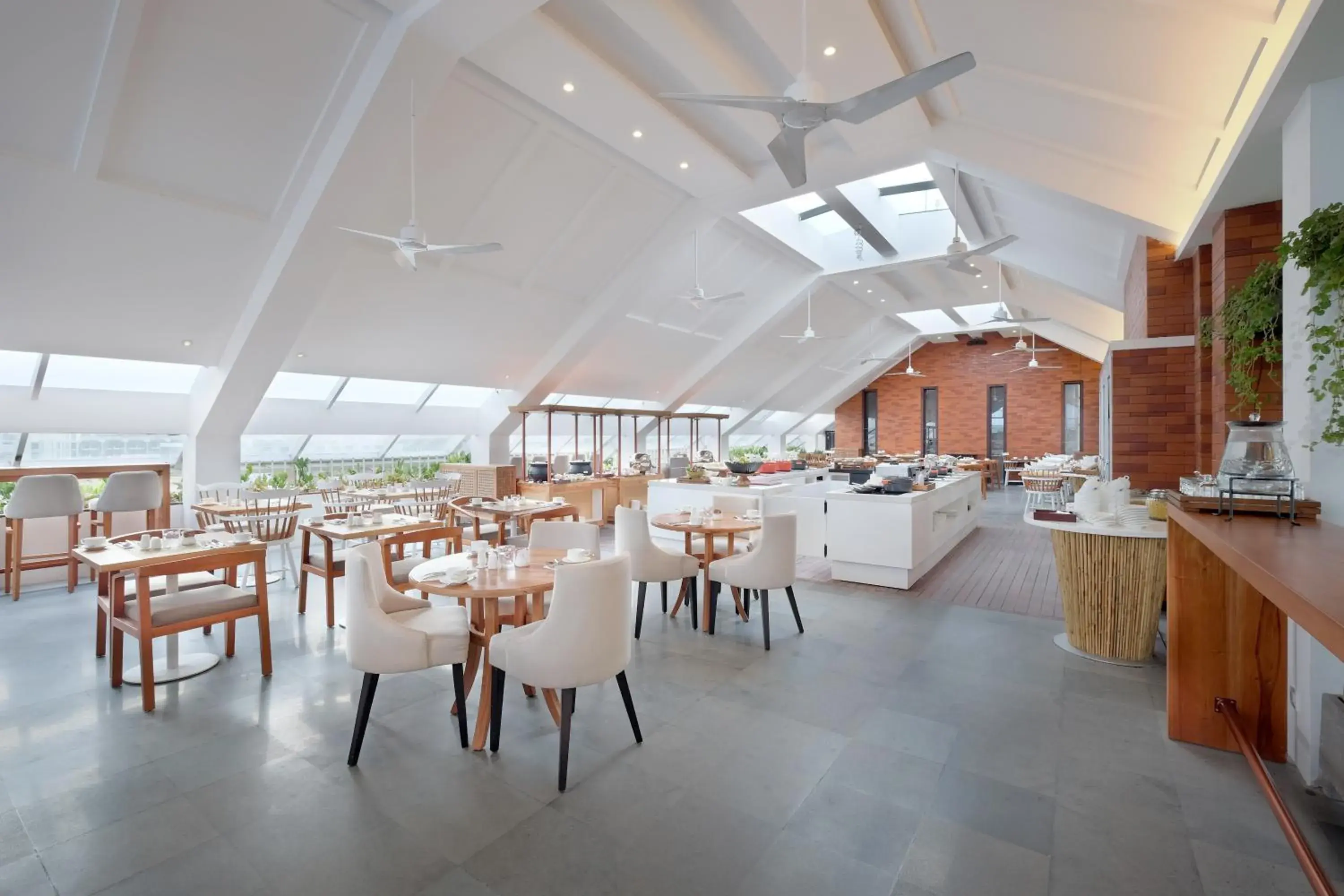 Restaurant/places to eat in Jambuluwuk Oceano Seminyak Hotel Restaurant/places to eat in Jambuluwuk Oceano Seminyak Hotel