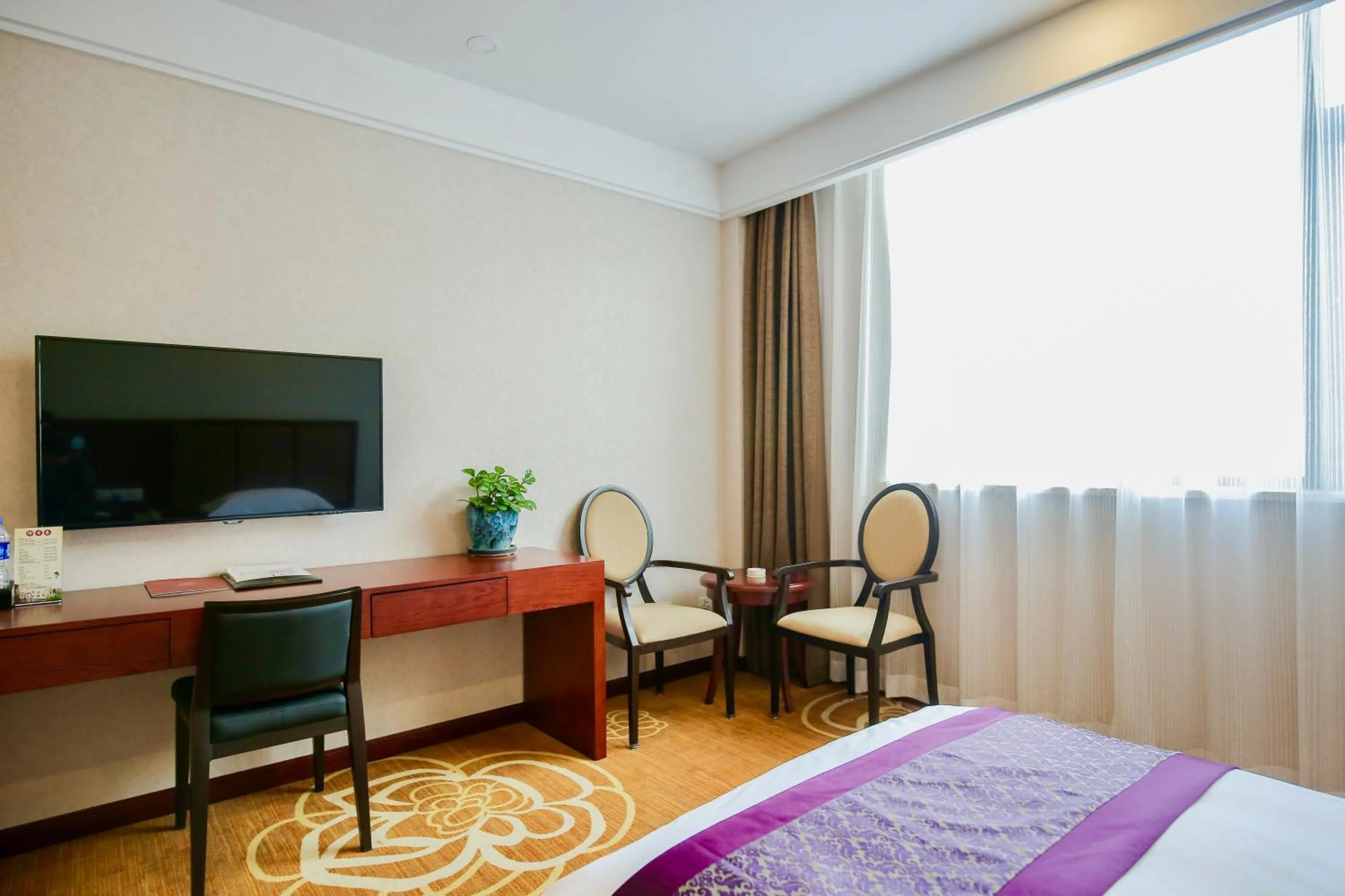 TV and multimedia, Bed in New Knight Royal Hotel Airport and International Resort