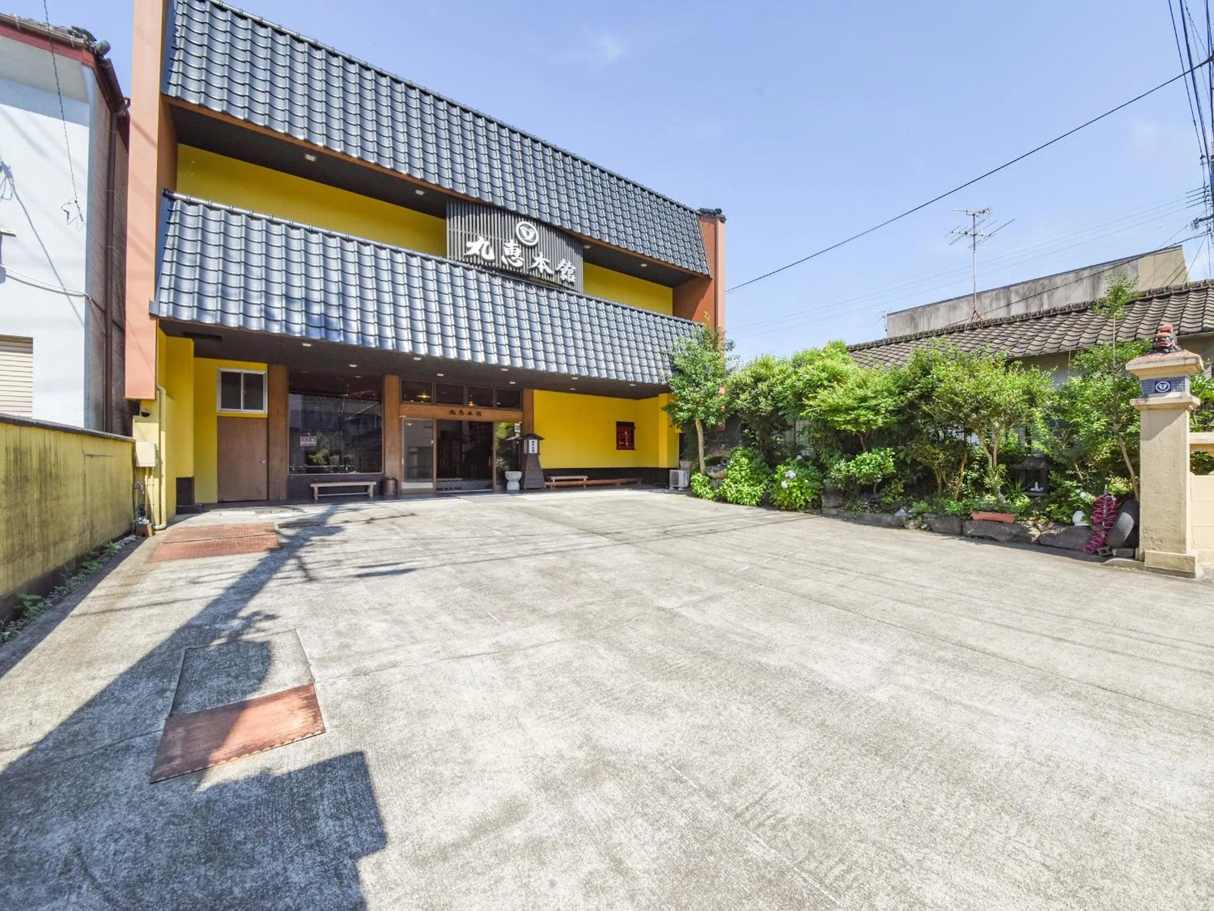 Facade/entrance in Ryokan Marue Honkan