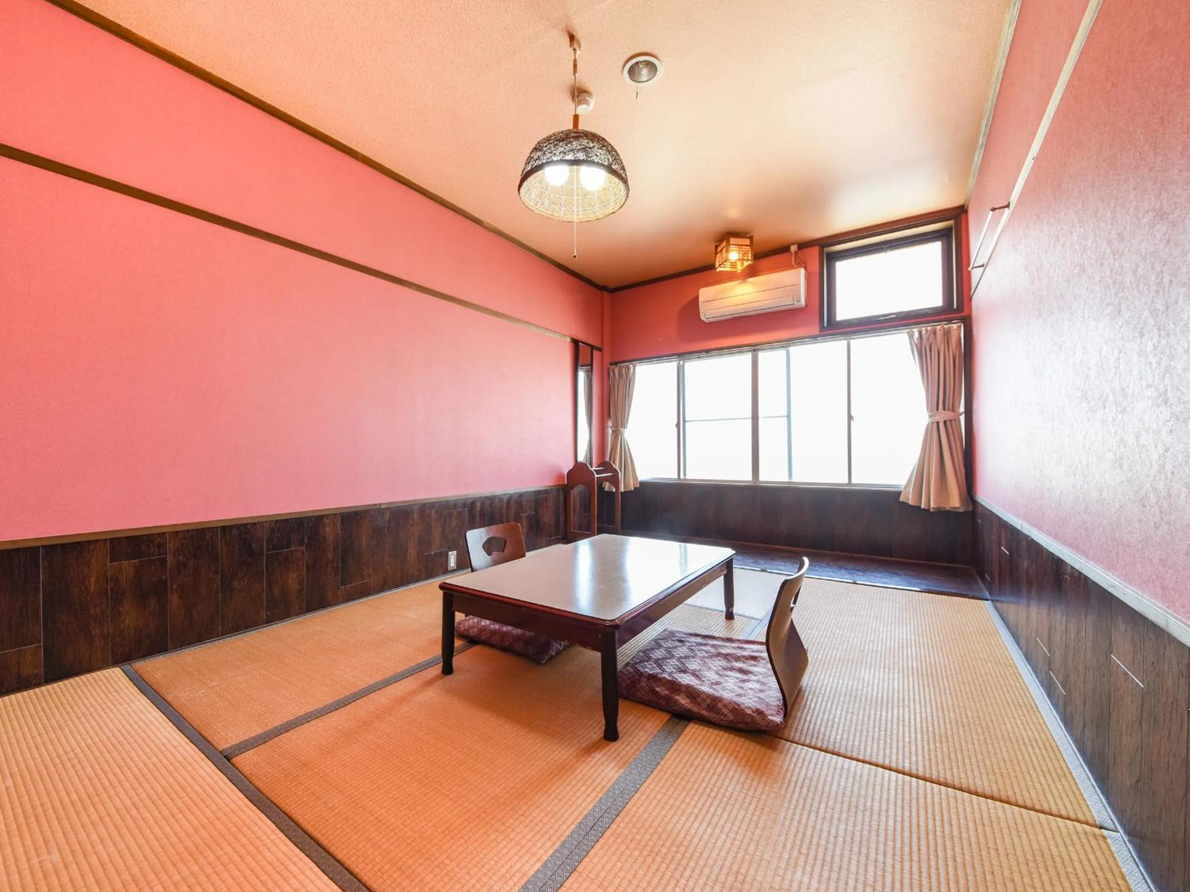 Photo of the whole room in Ryokan Marue Honkan