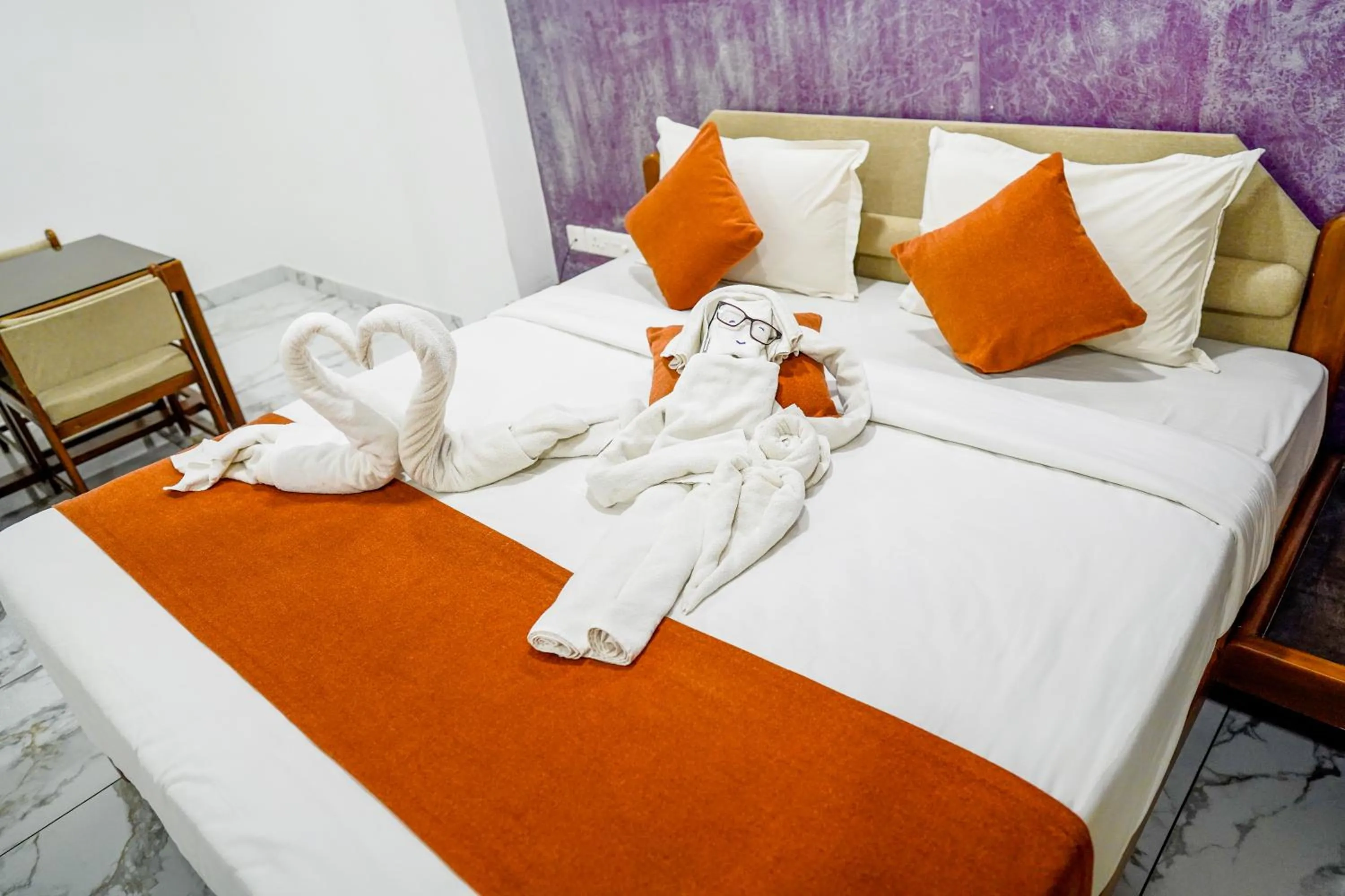 Bedroom, Bed in Casino Hotels Ltd