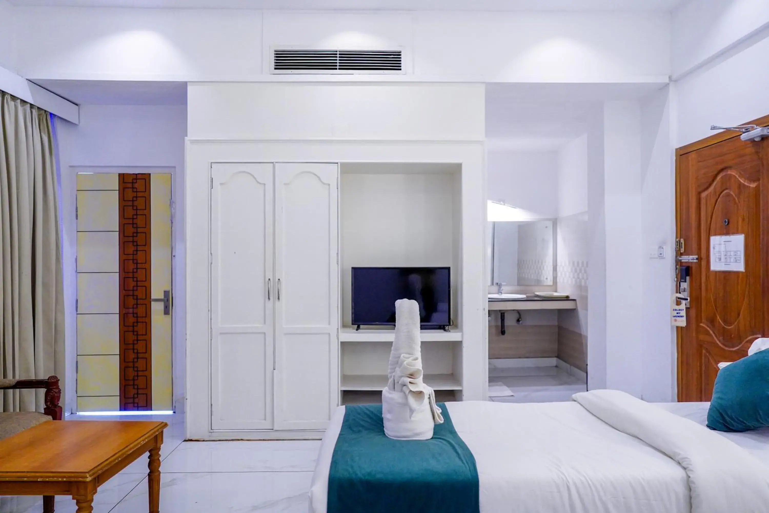 Bedroom, Bed in Casino Hotels Ltd Bedroom, Bed in Casino Hotels Ltd