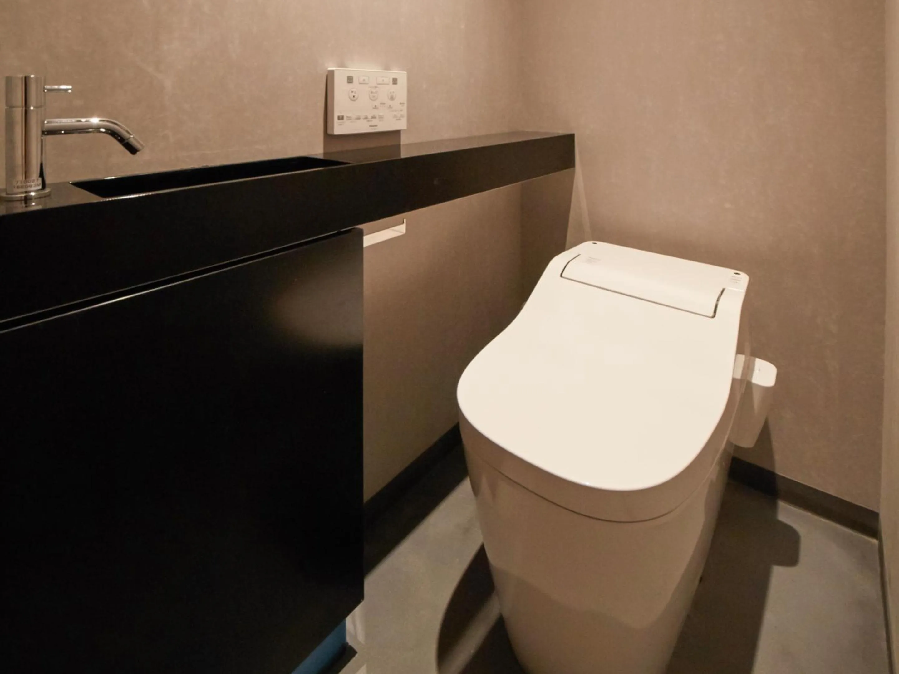 Toilet in sakainoma hotel 熊