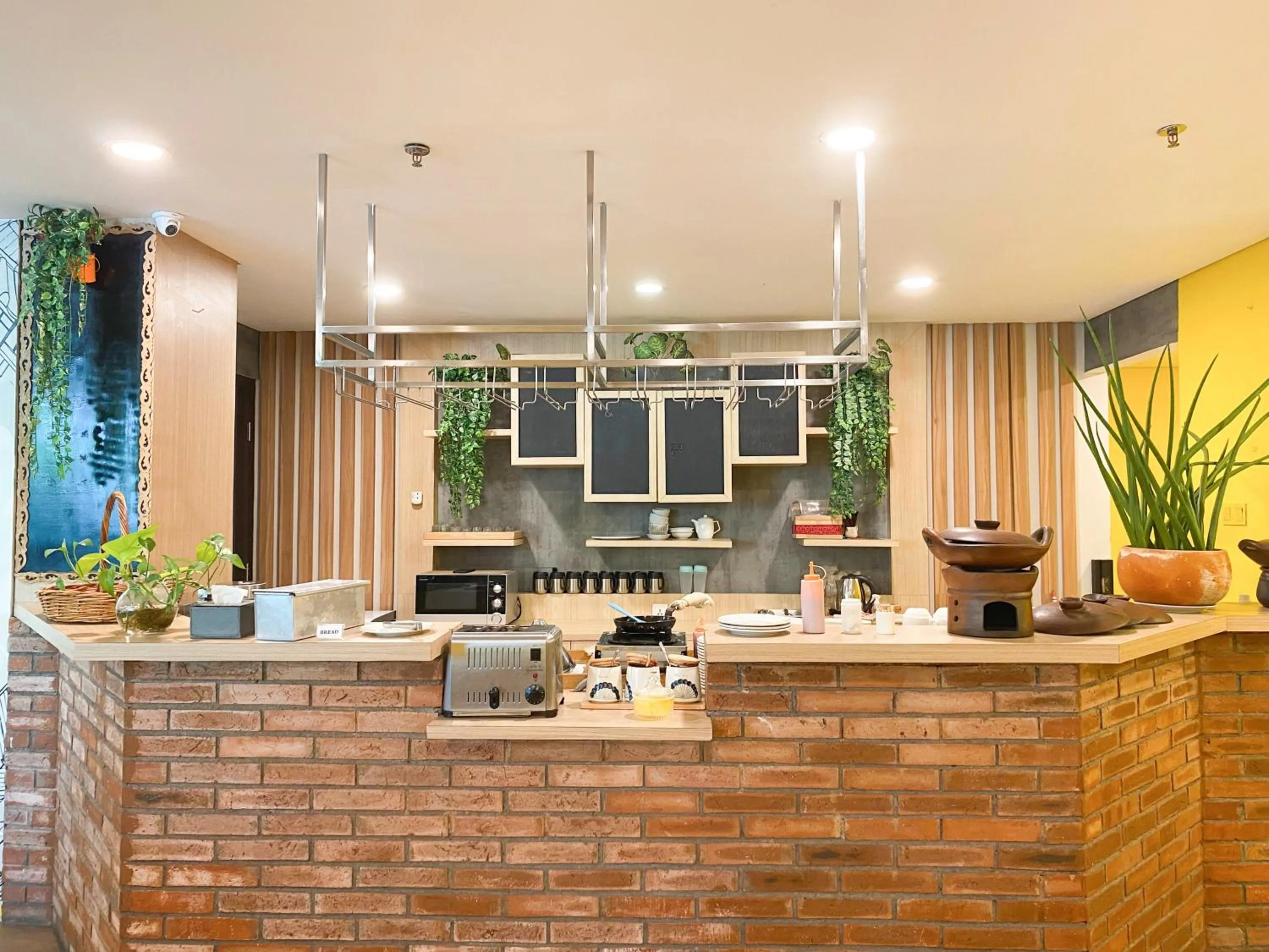 Restaurant/places to eat in Verse Lite Hotel Gajah Mada