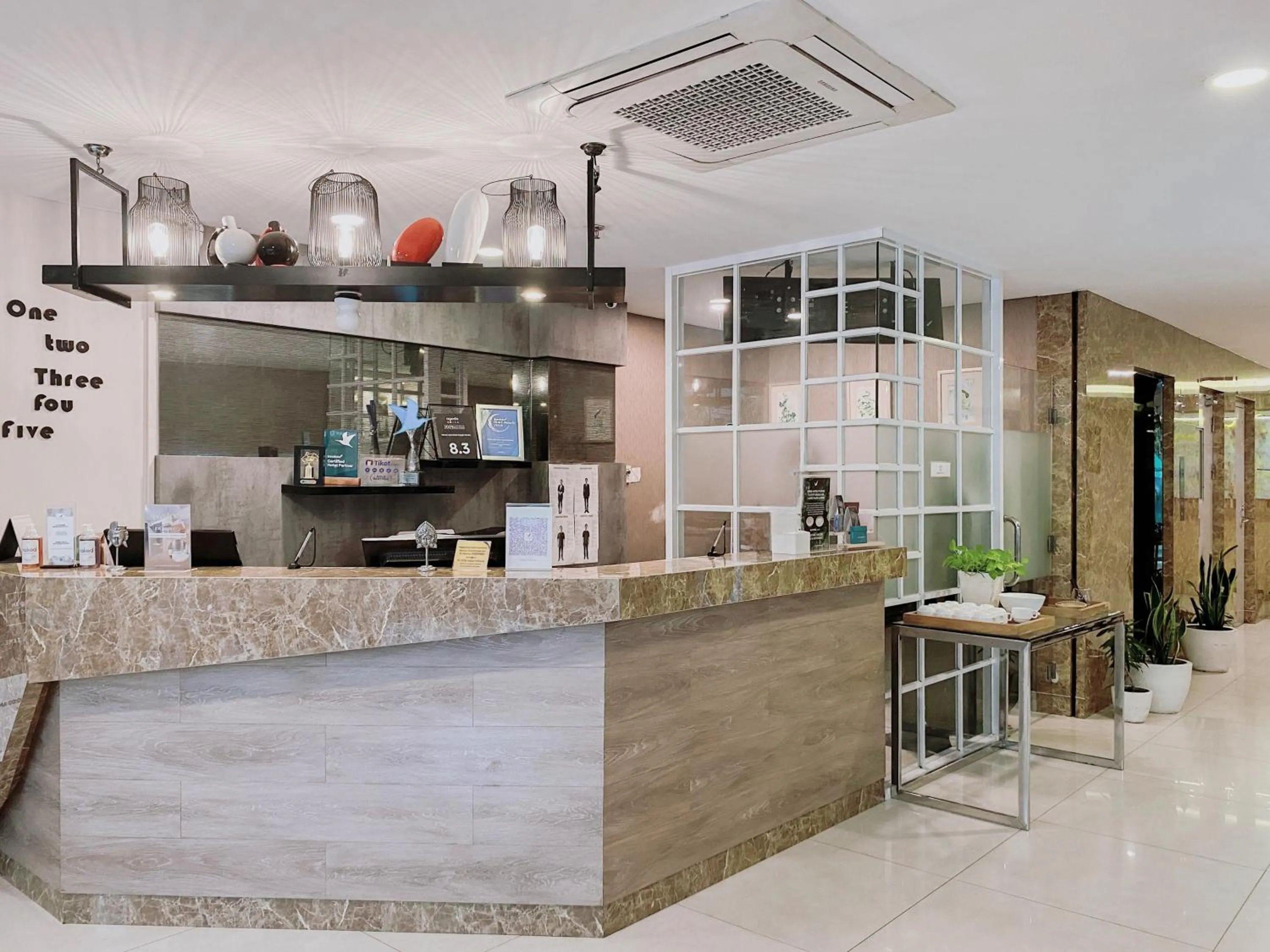 Lobby or reception in Verse Lite Hotel Gajah Mada