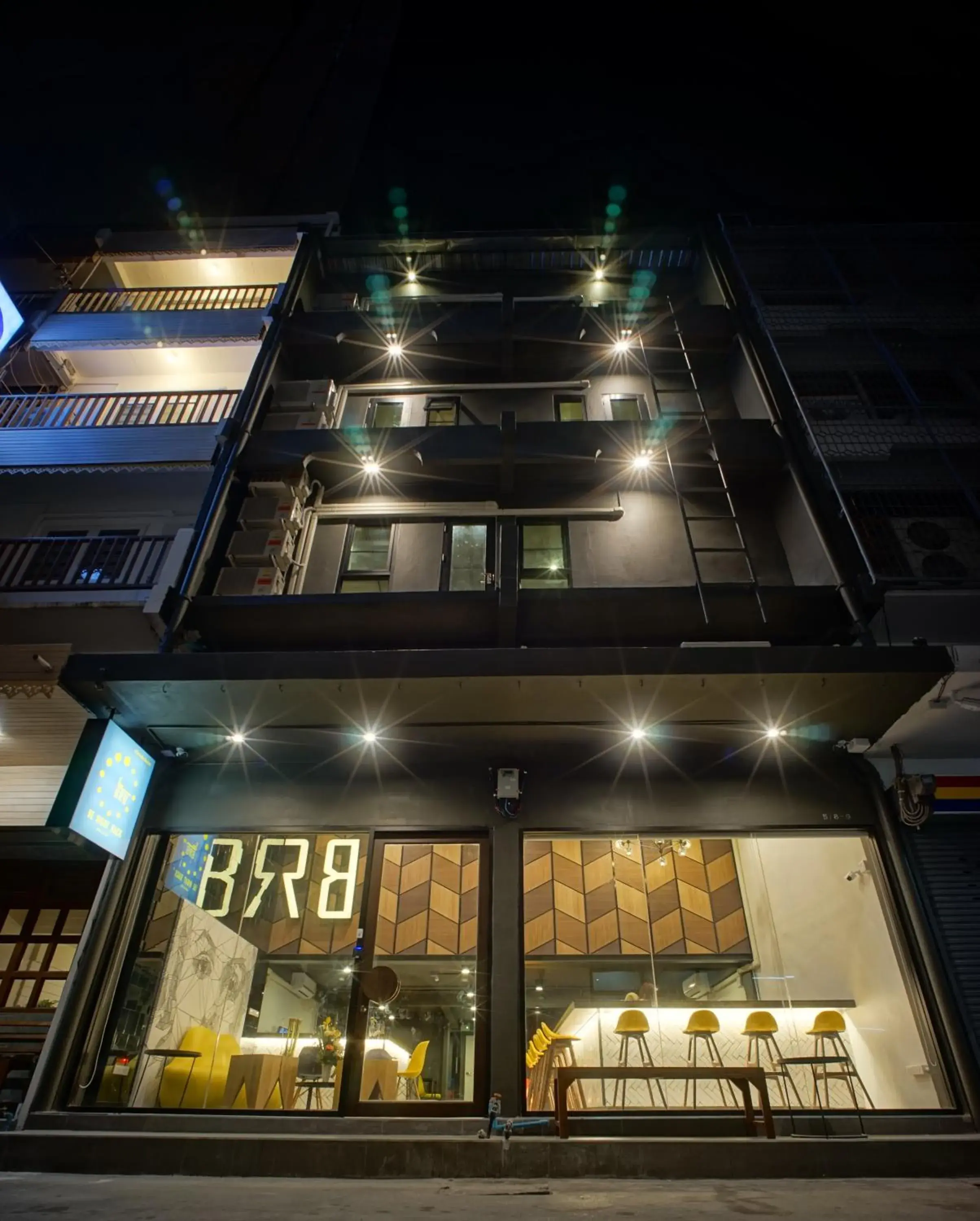 Property building in BRB Hostel Bangkok Silom Property building in BRB Hostel Bangkok Silom