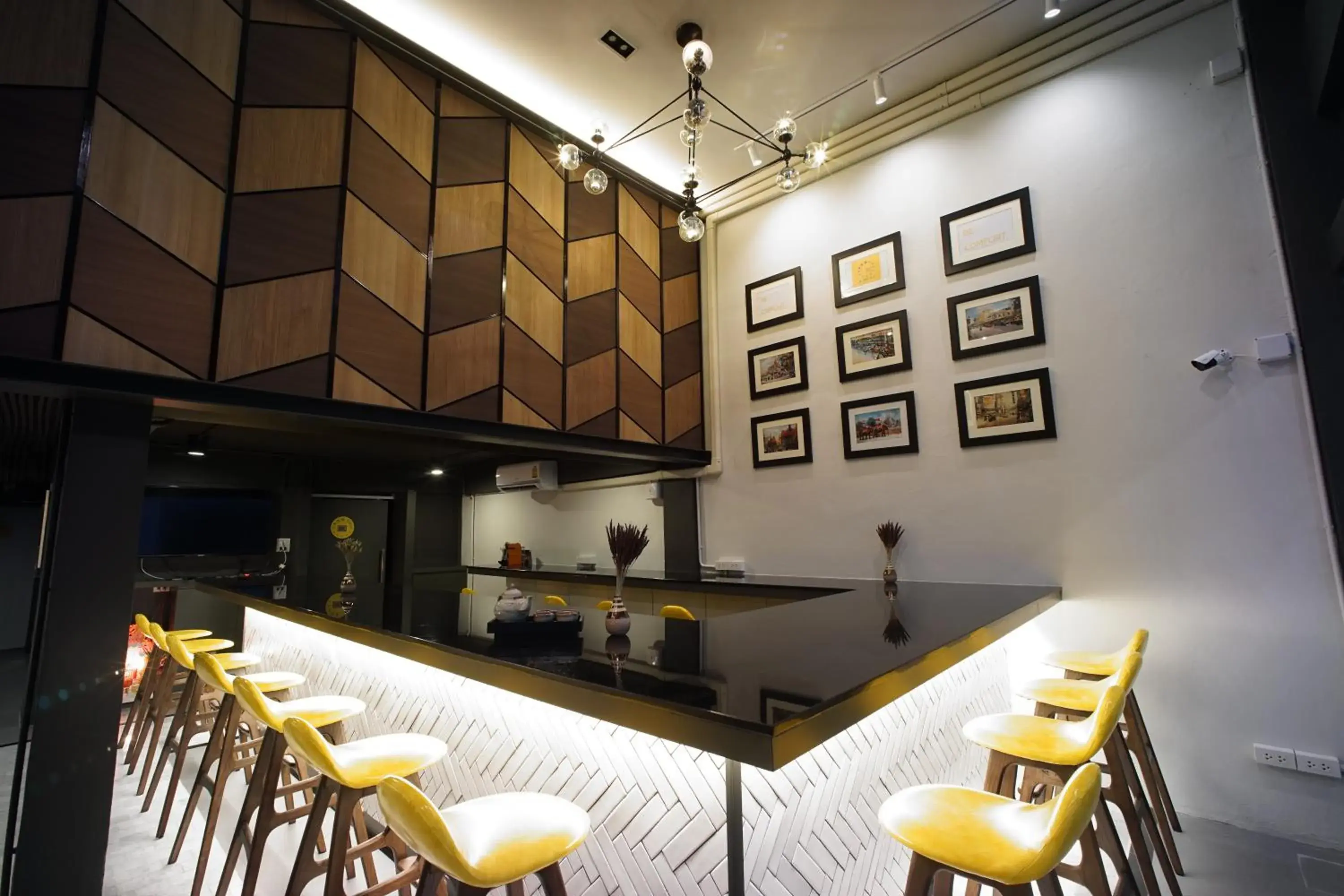 Lounge or bar in BRB Hostel Bangkok Silom Lounge or bar in BRB Hostel Bangkok Silom