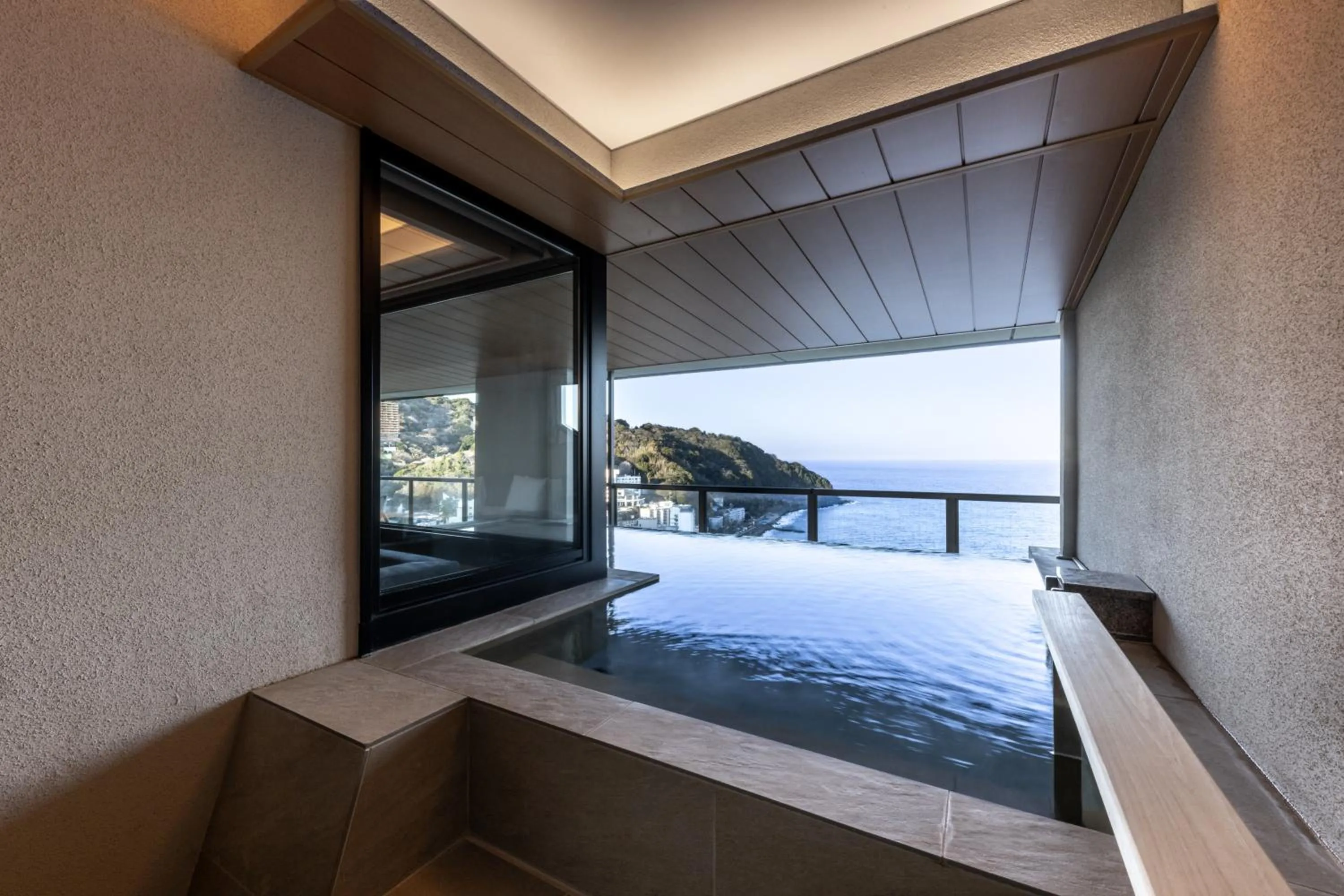 Hot Spring Bath, Bed in IZU RETREAT by Onko Chishin