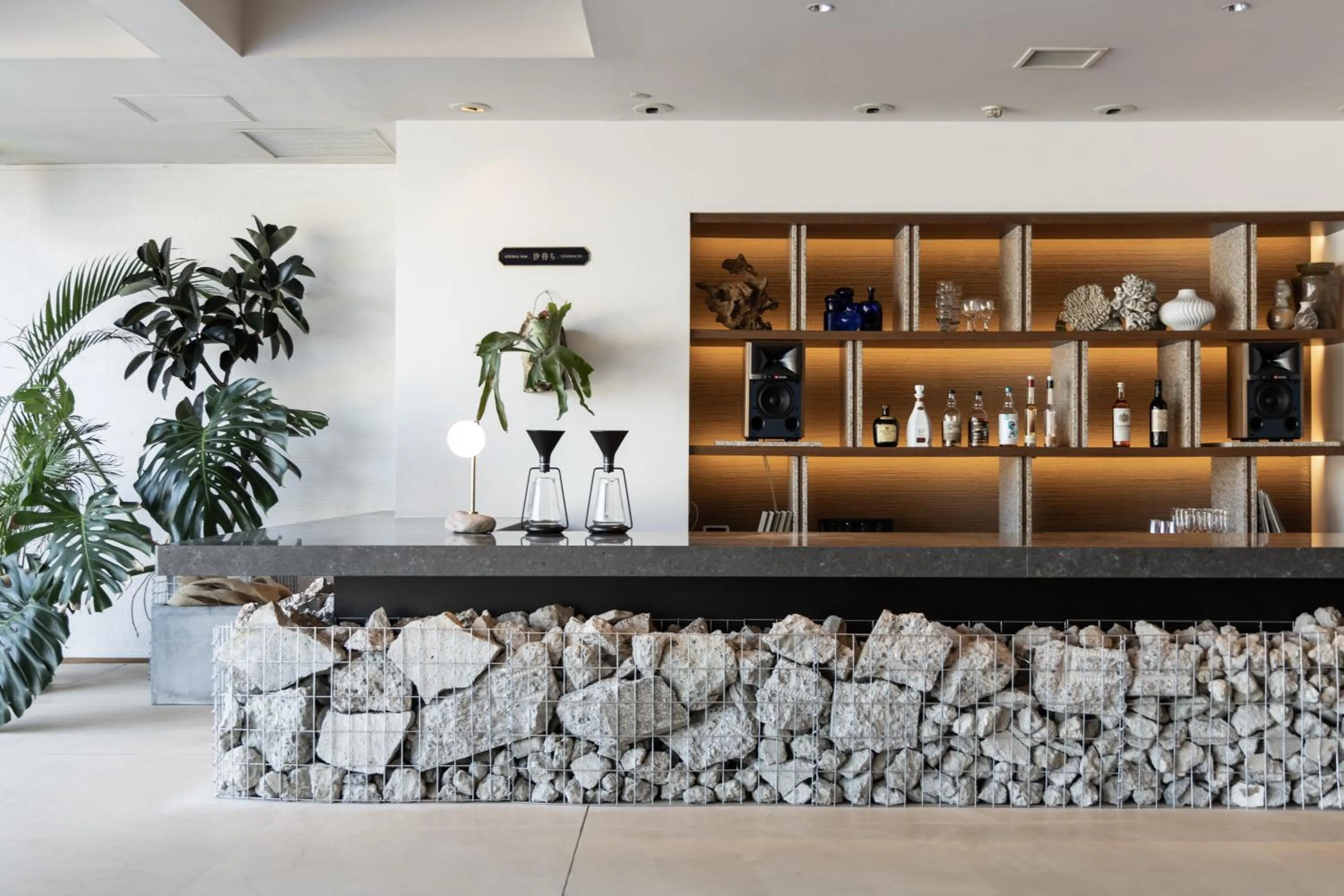 Lounge or bar in IZU RETREAT by Onko Chishin