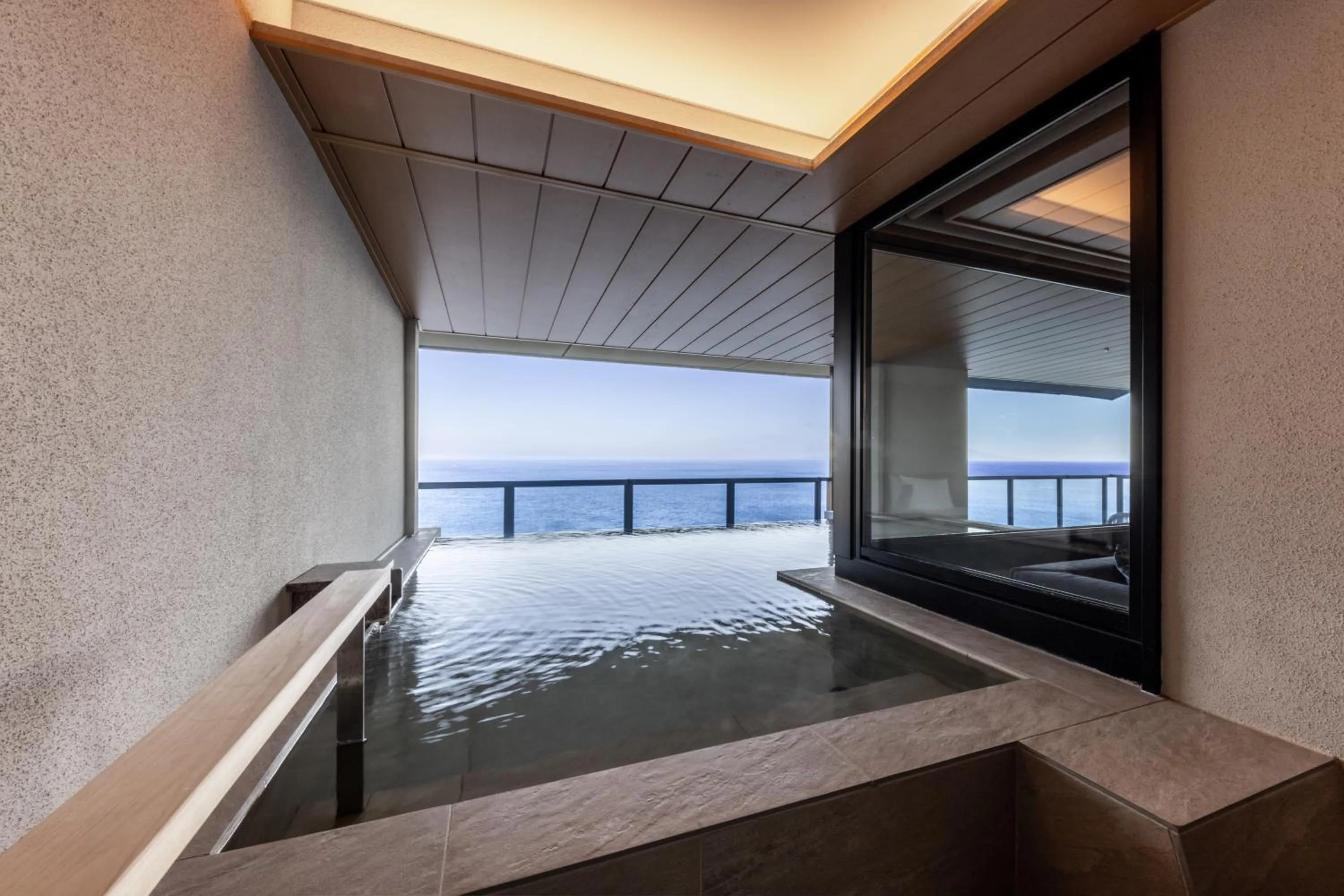 Hot Spring Bath in IZU RETREAT by Onko Chishin