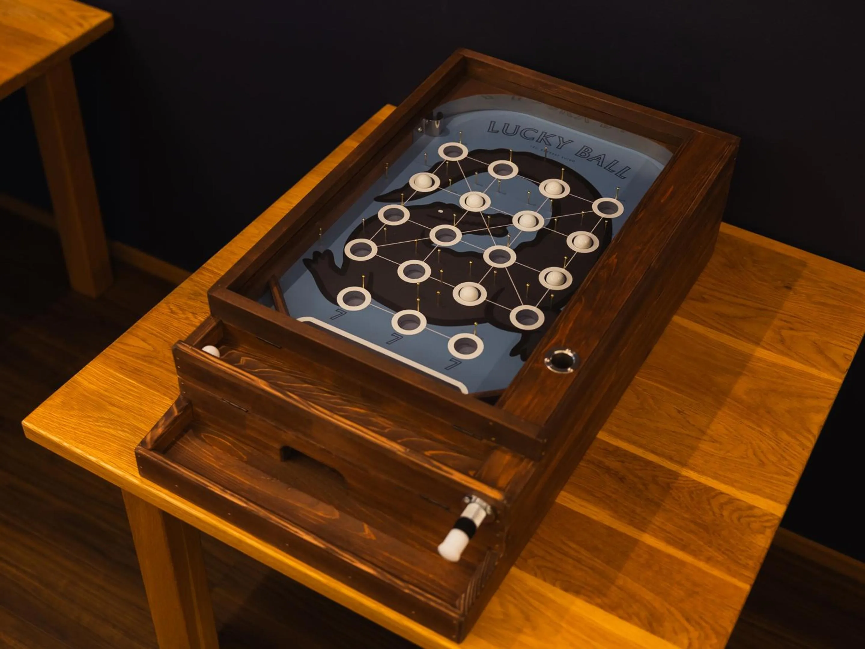 Game Room in IZU RETREAT by Onko Chishin