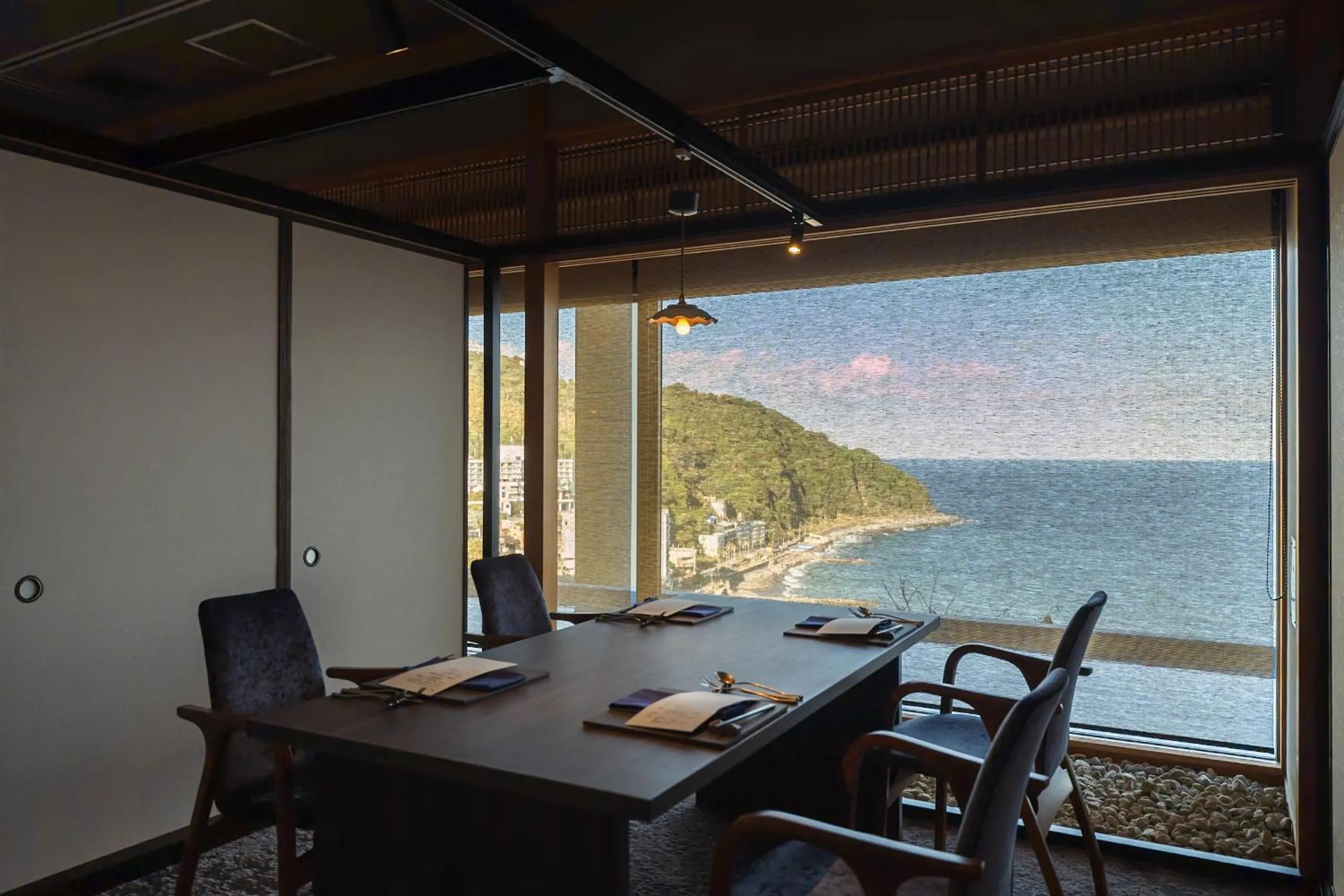 Restaurant/places to eat in IZU RETREAT by Onko Chishin