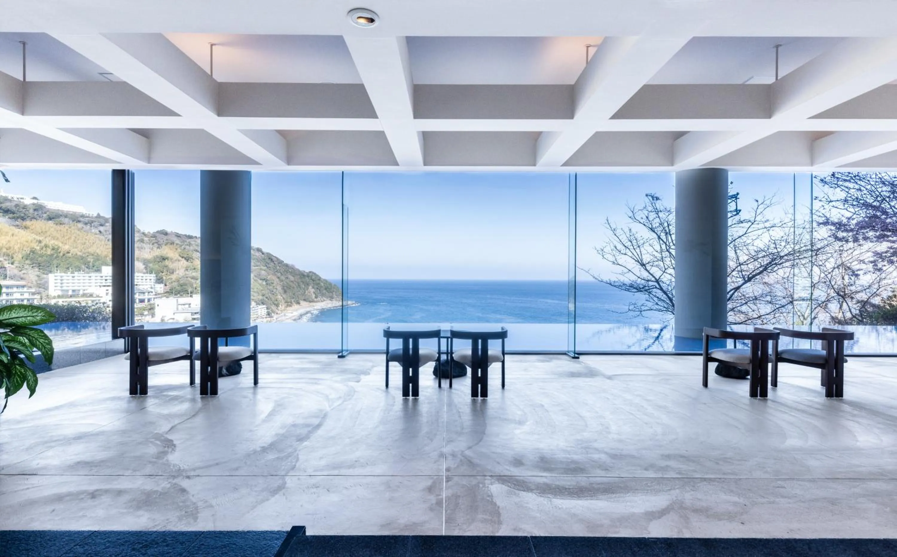 Lobby or reception in IZU RETREAT by Onko Chishin