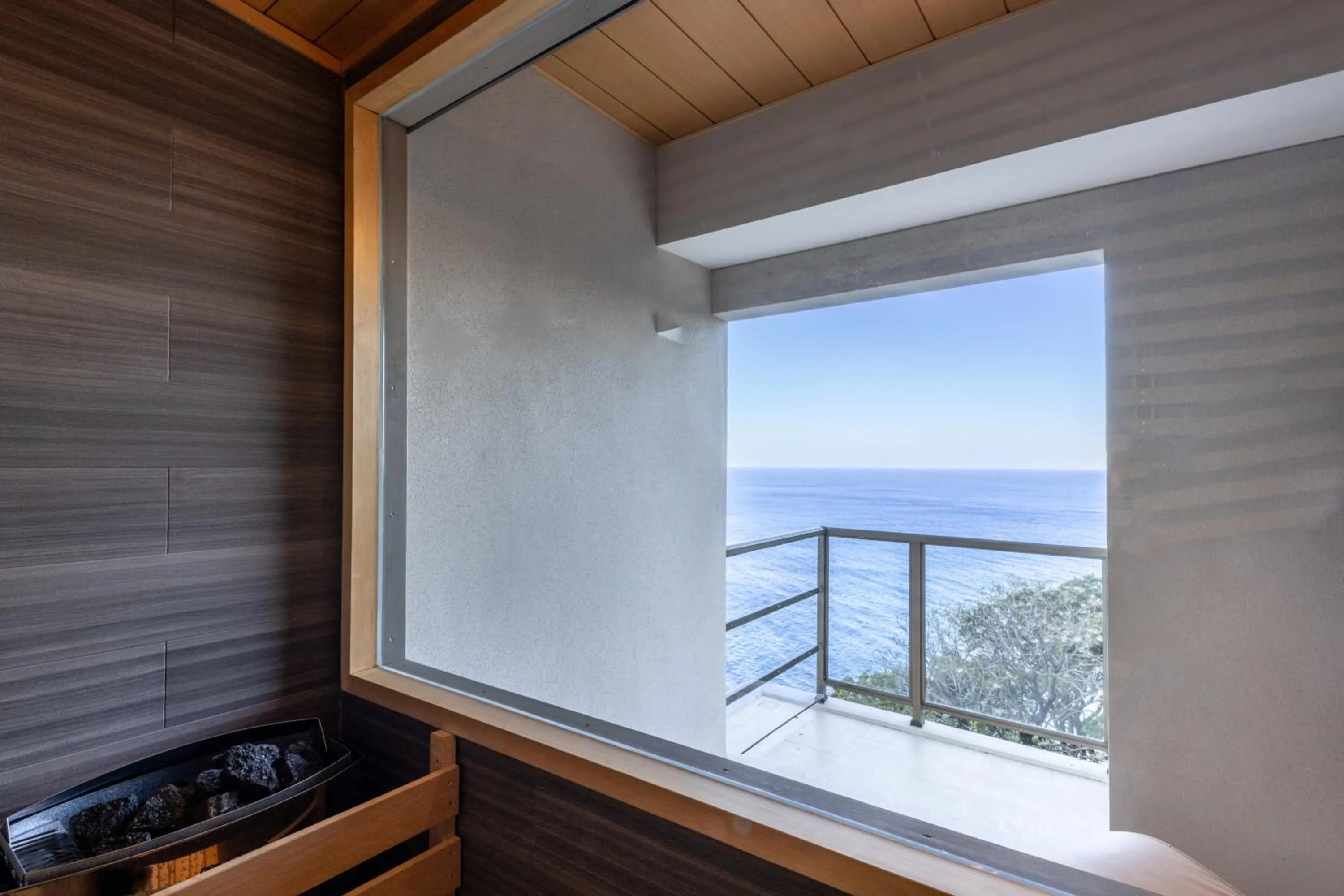 Sauna in IZU RETREAT by Onko Chishin