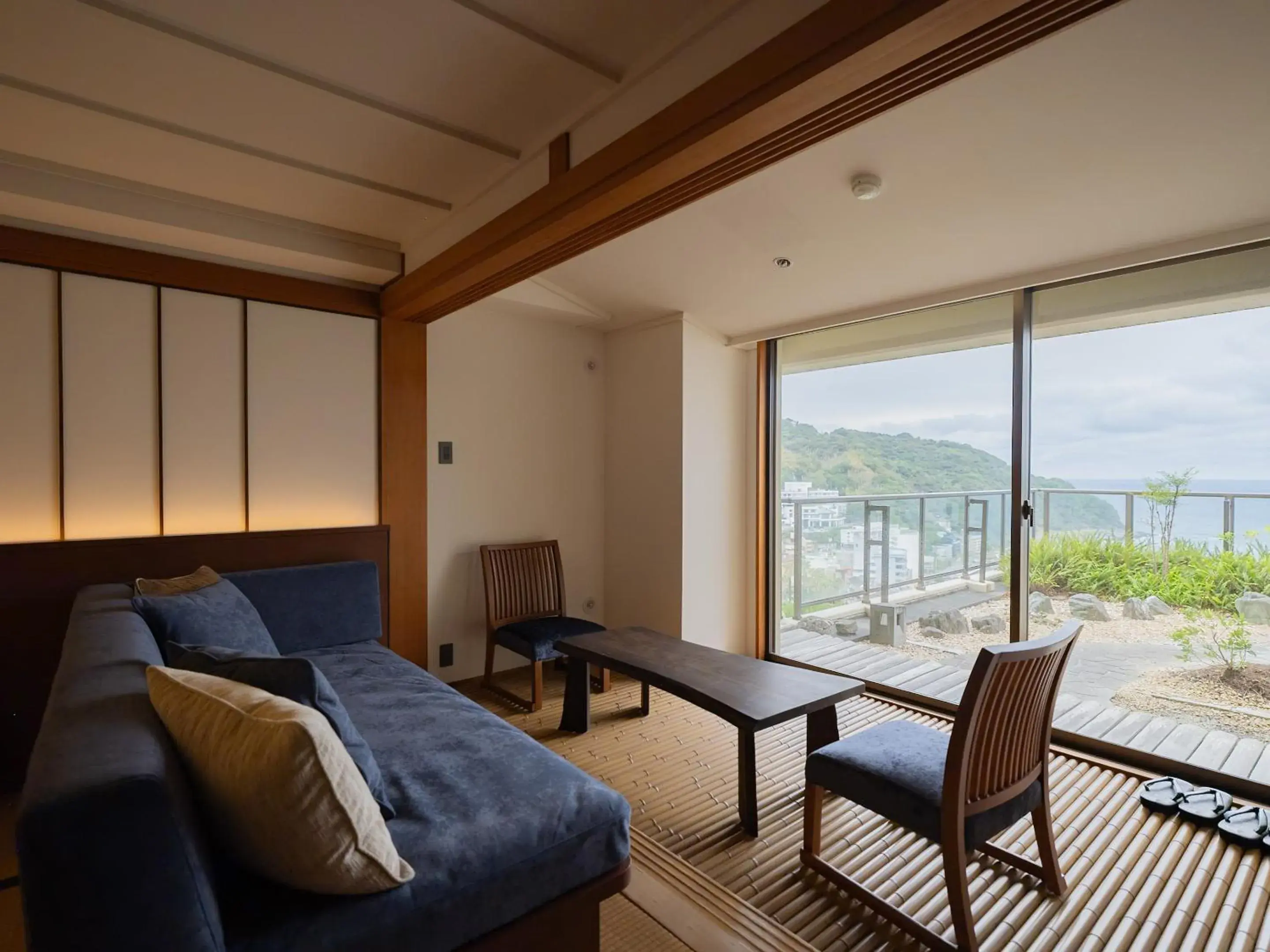 Economy Twin Room in IZU RETREAT by Onko Chishin Economy Twin Room in IZU RETREAT by Onko Chishin