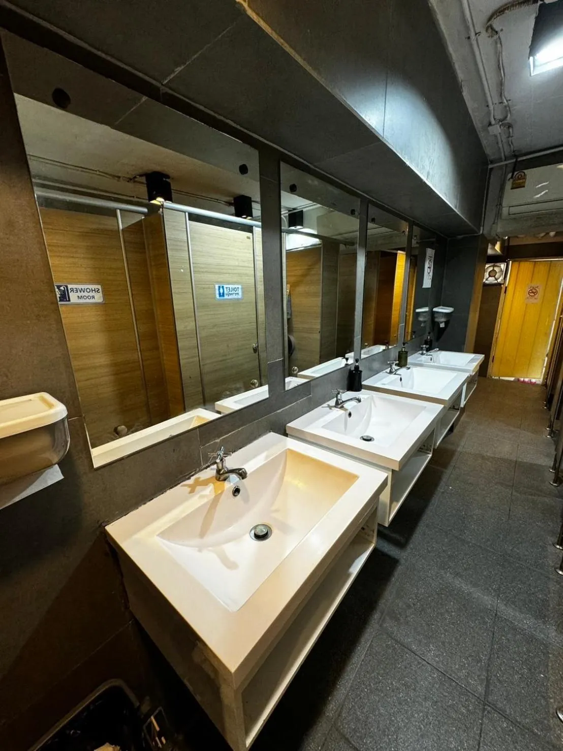 Glur Central Pratunam