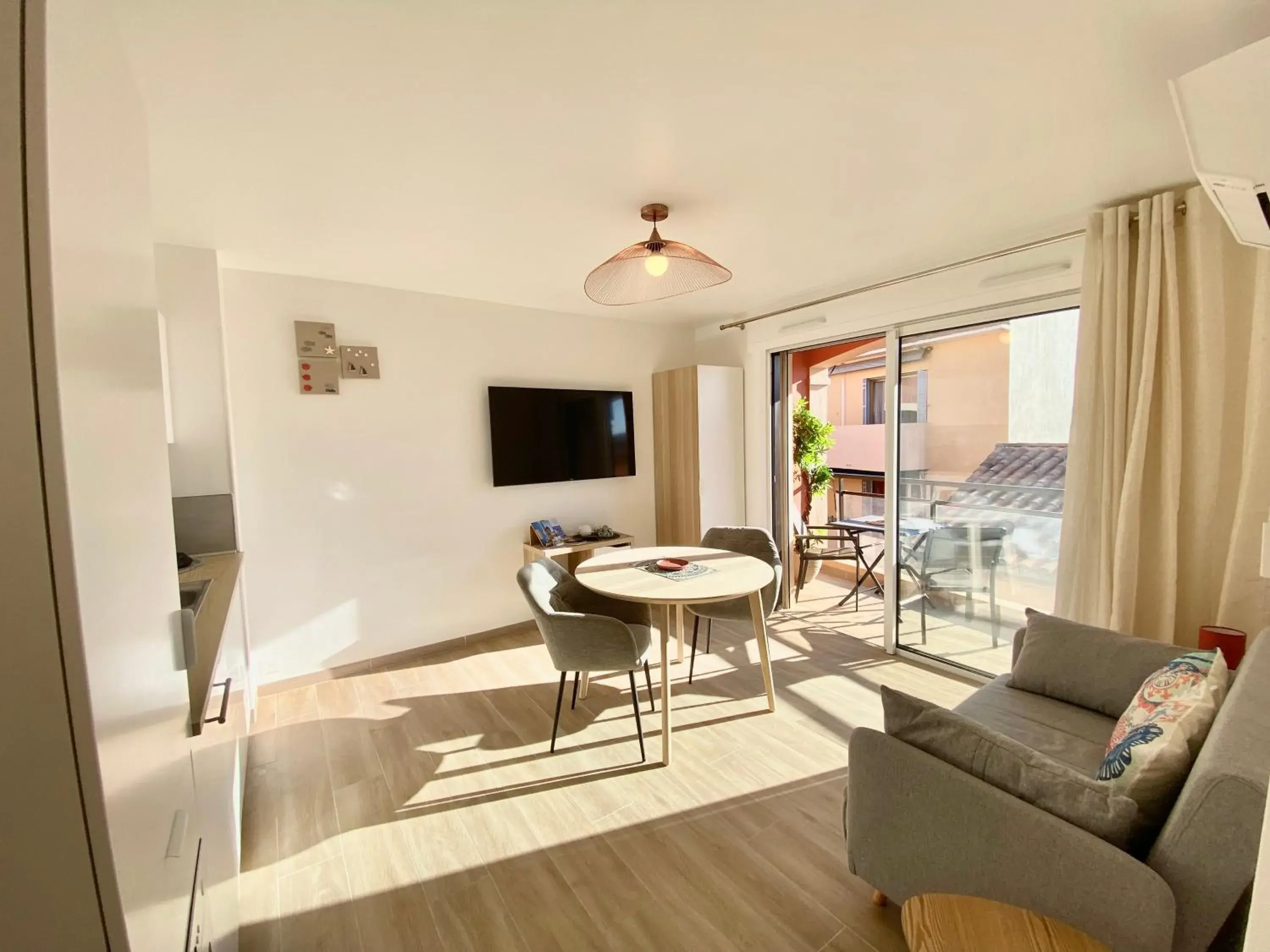 One-Bedroom Apartment accessible by elevator in Coeursanary d'Audrey One-Bedroom Apartment accessible by elevator in Coeursanary d'Audrey