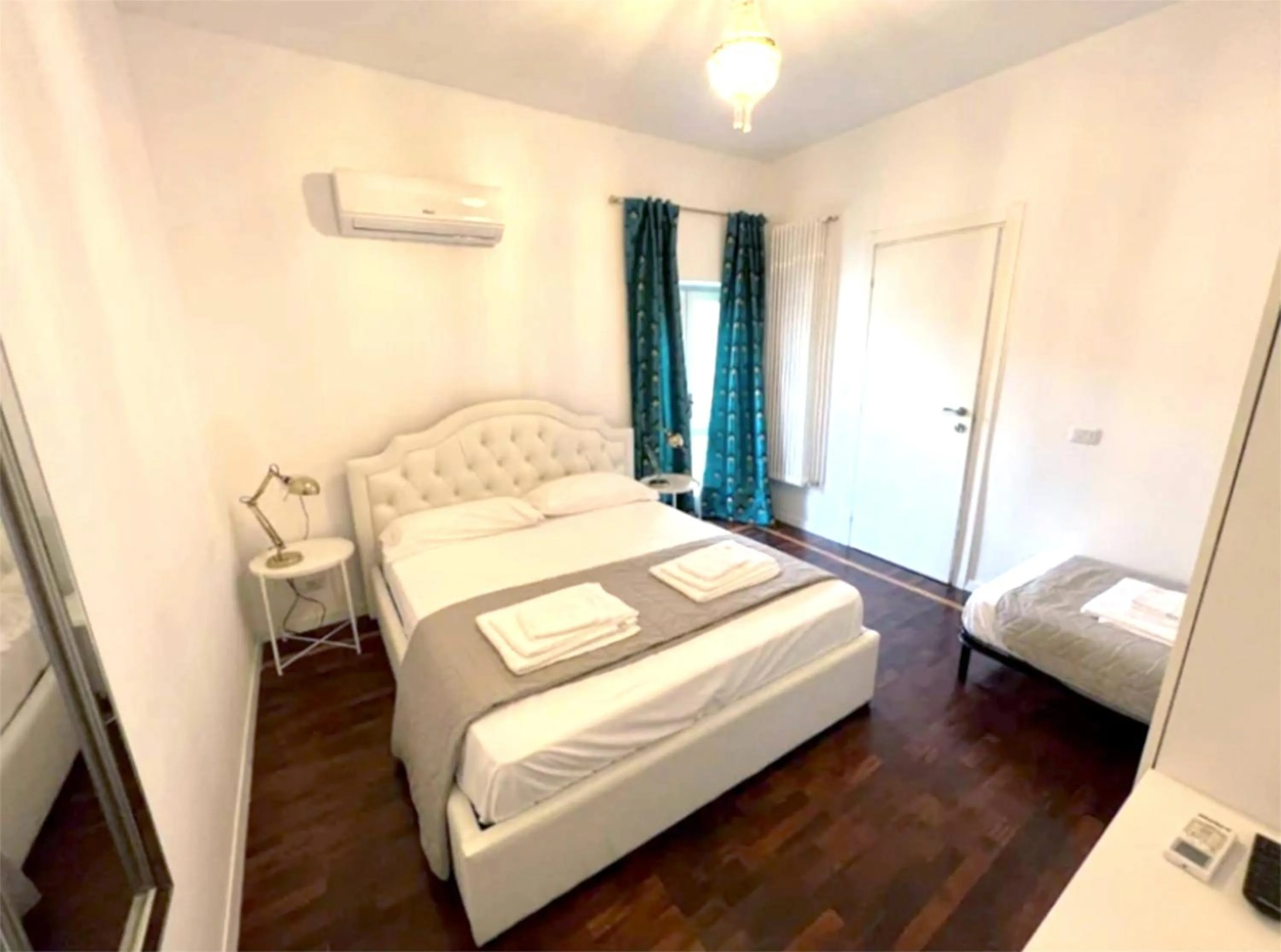 Triple Room - single occupancy in Bresbot B&B