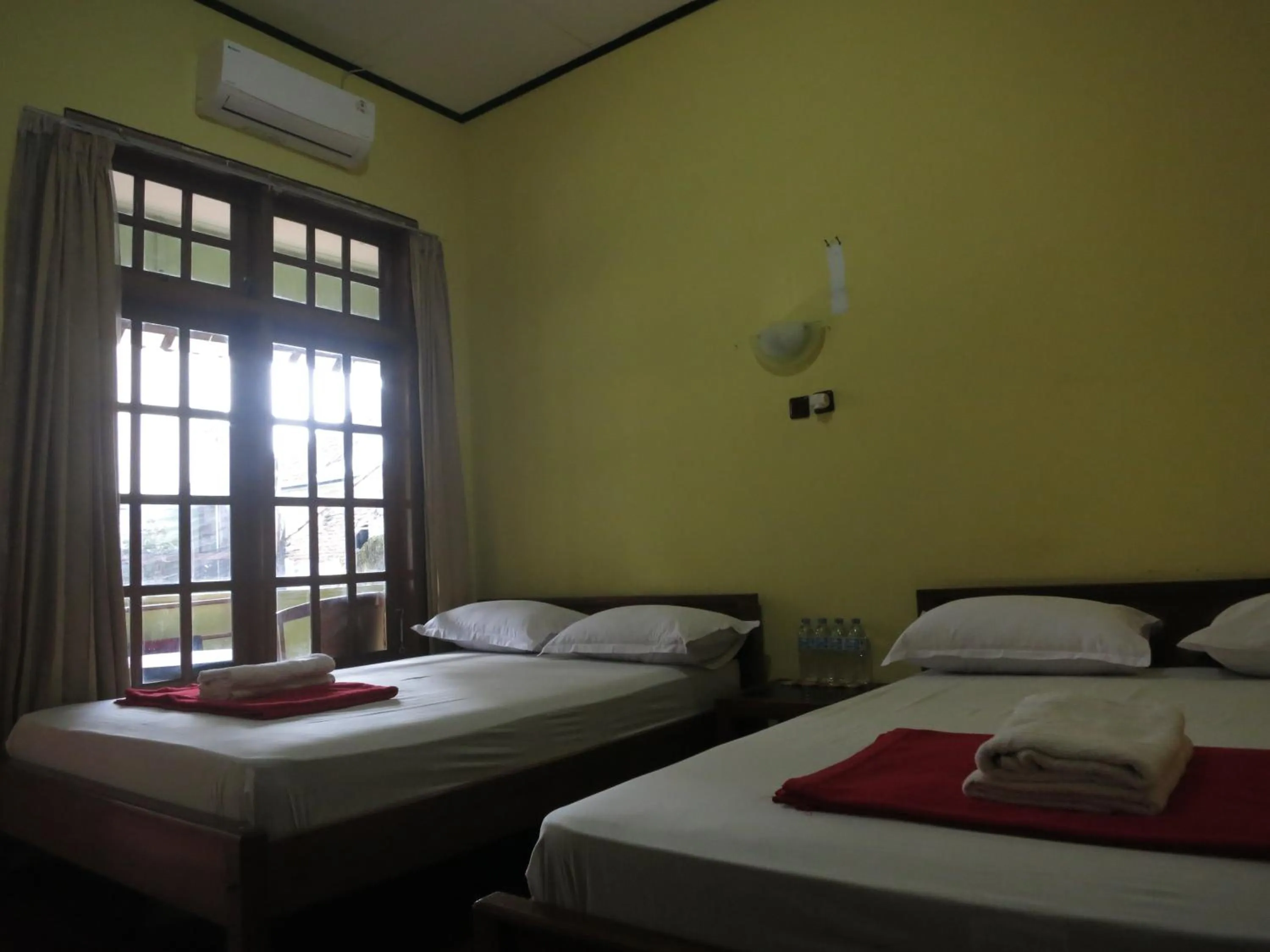 Photo of the whole room in Sartika Family Prawirotaman